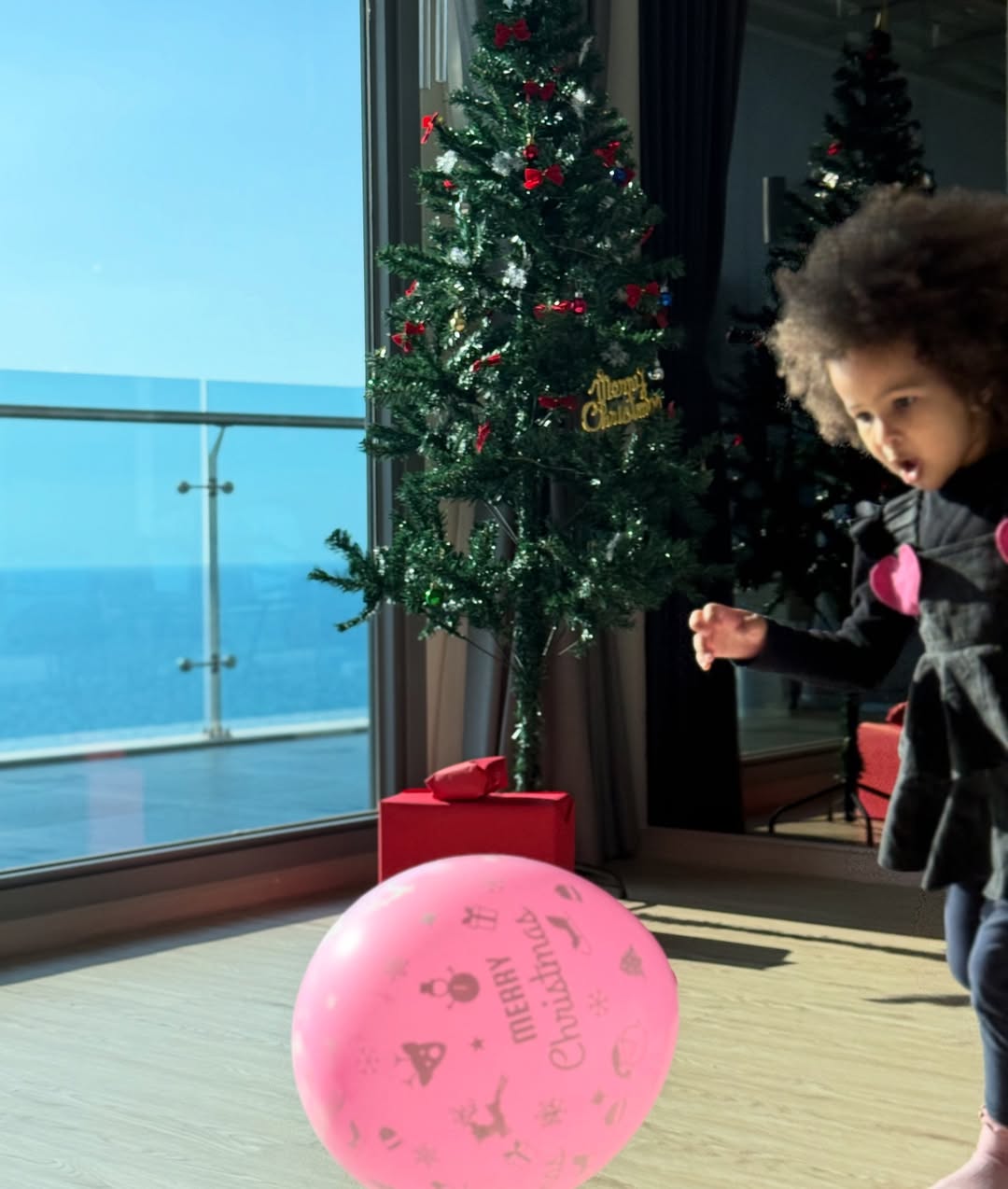 ซาร่า - นลิน โฮเลอร์