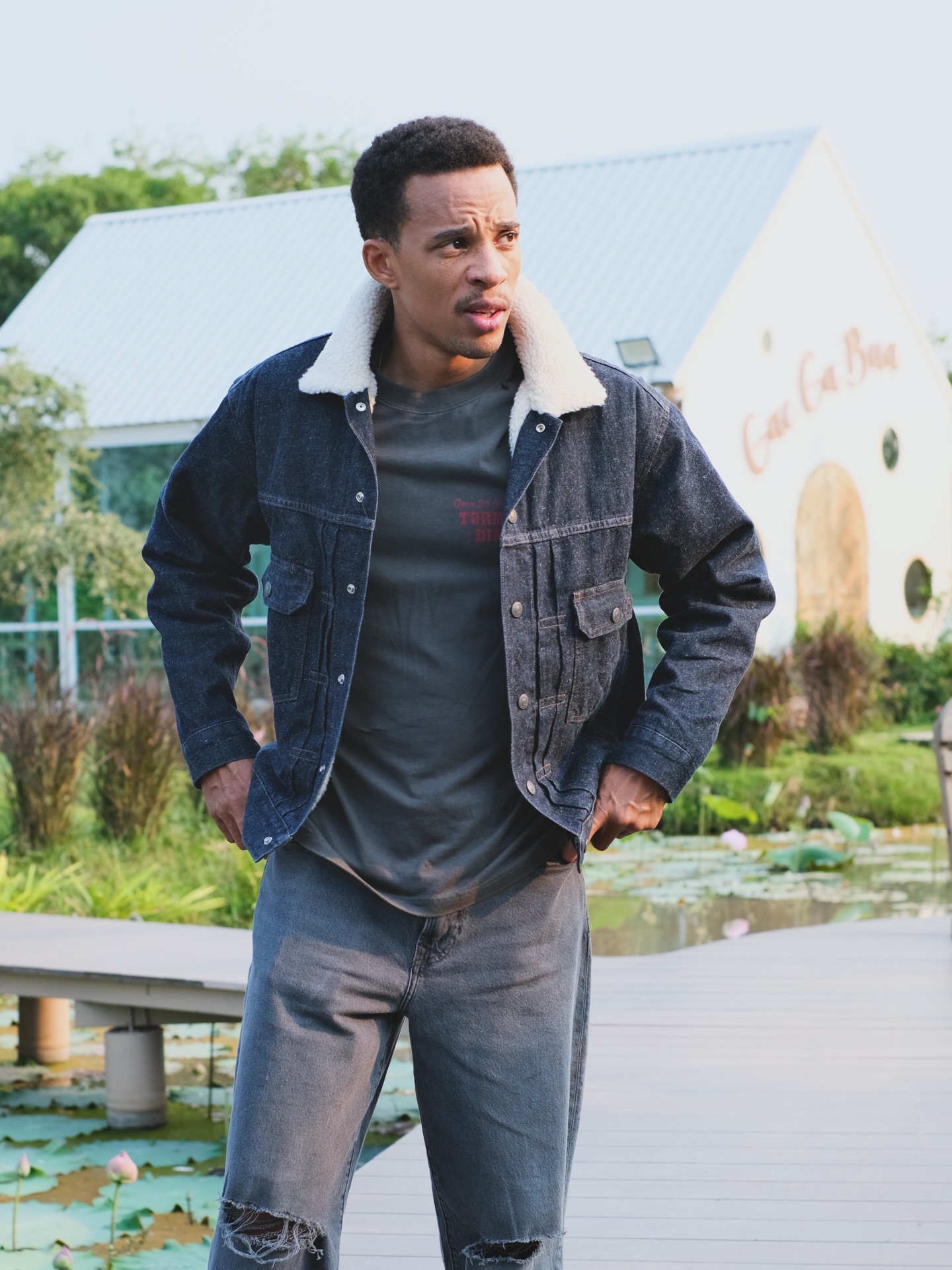 ซาร่า - นลิน โฮเลอร์