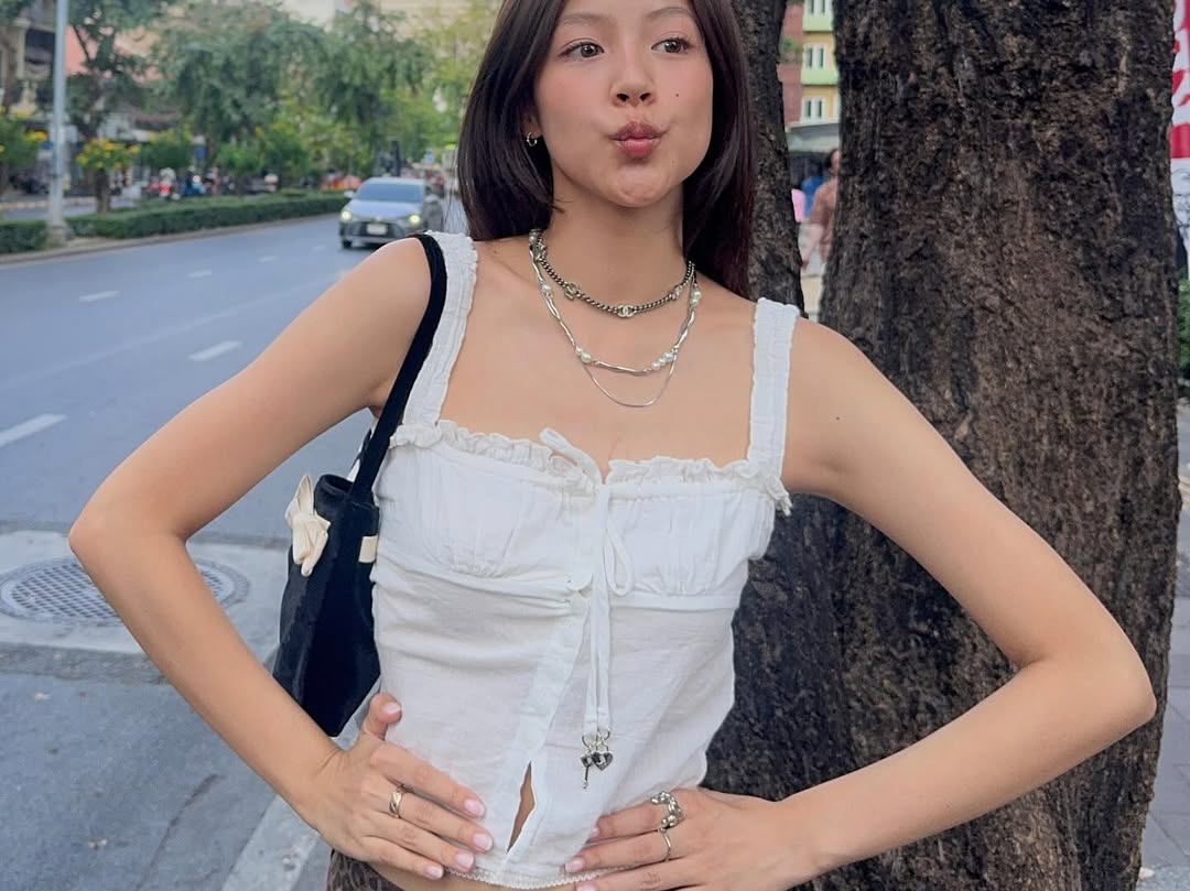 ใบปอ - ธิติยา จิระพรศิลป์