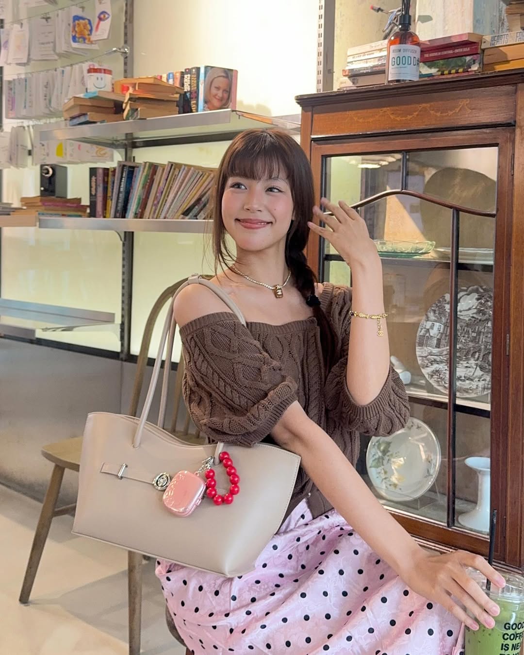 ใบปอ - ธิติยา จิระพรศิลป์