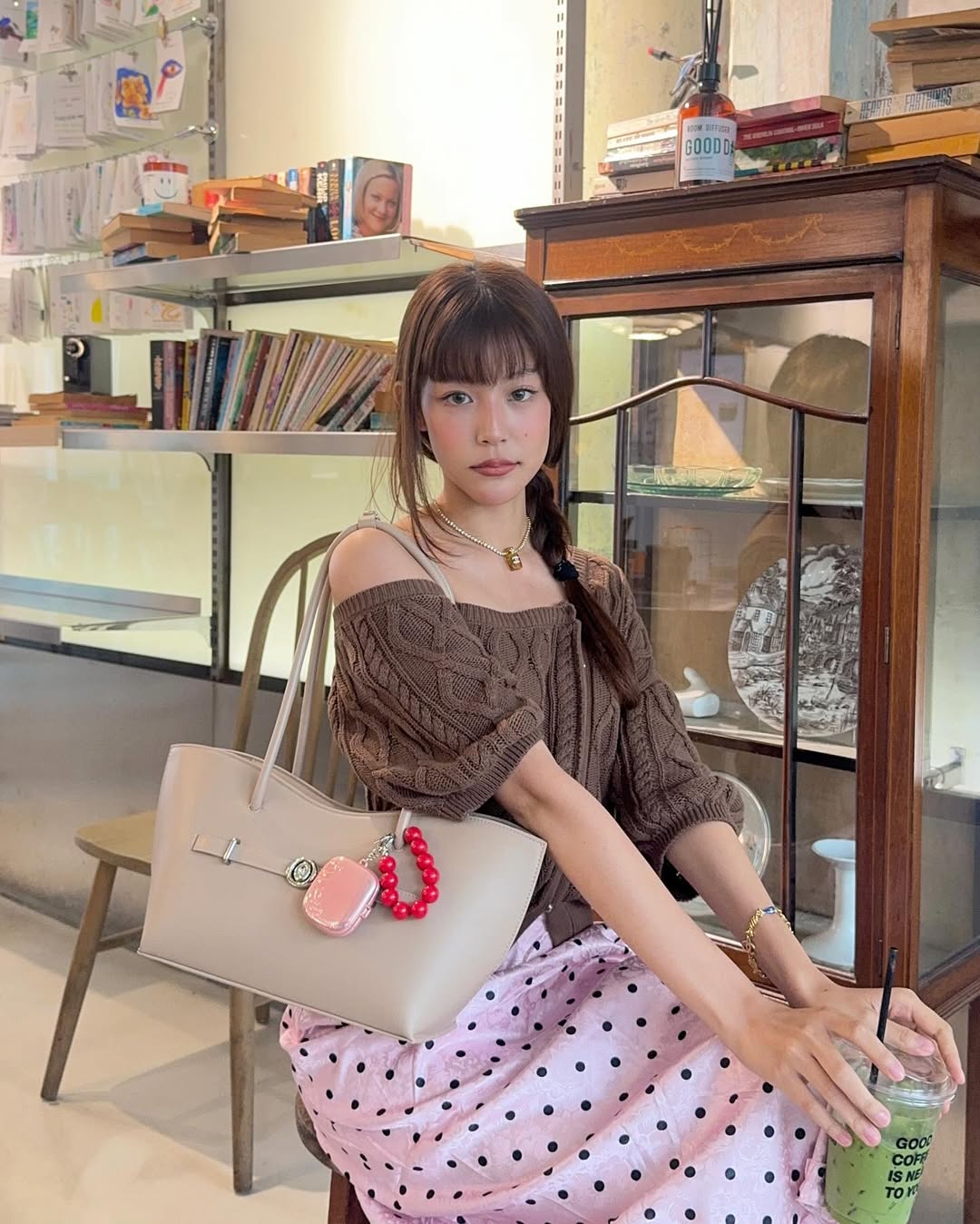 ใบปอ - ธิติยา จิระพรศิลป์