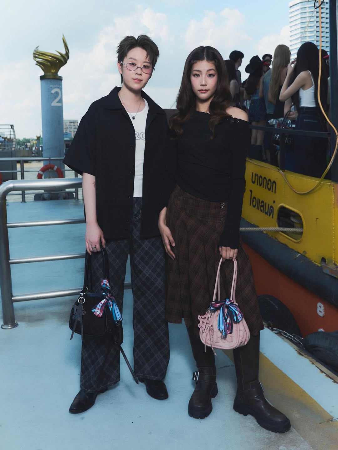 ใบปอ - ธิติยา จิระพรศิลป์