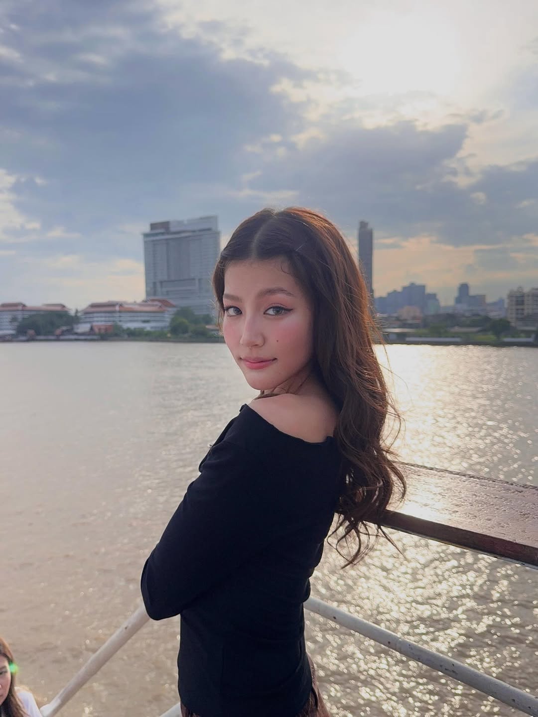 ใบปอ - ธิติยา จิระพรศิลป์