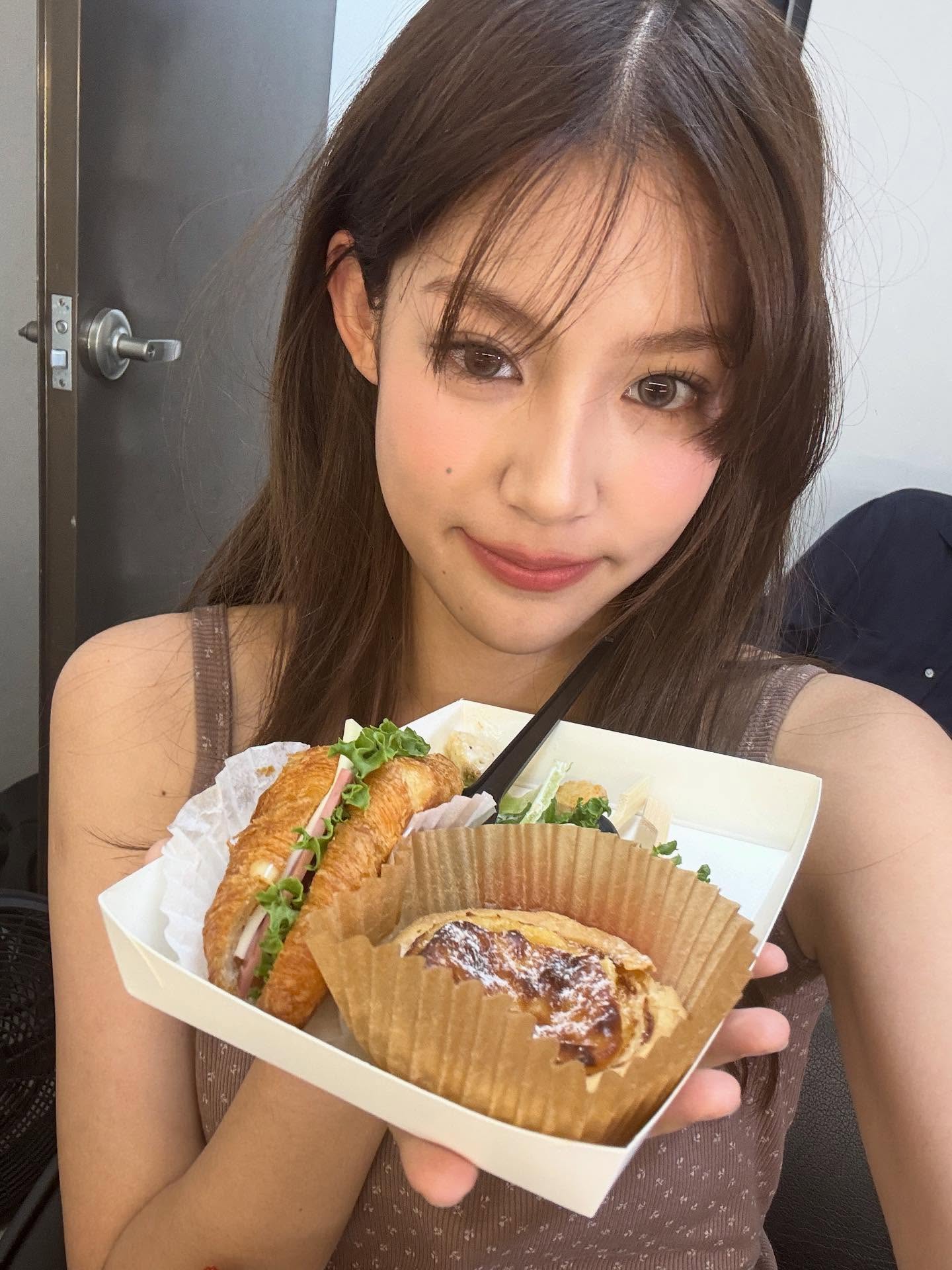 ใบปอ - ธิติยา จิระพรศิลป์