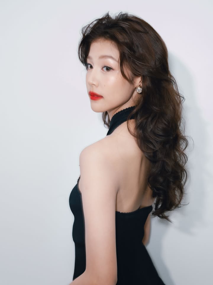 ใบปอ - ธิติยา จิระพรศิลป์