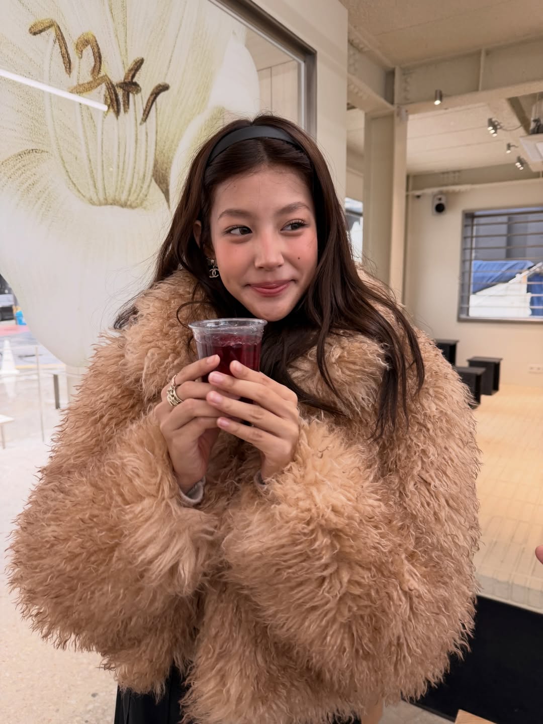 ใบปอ - ธิติยา จิระพรศิลป์