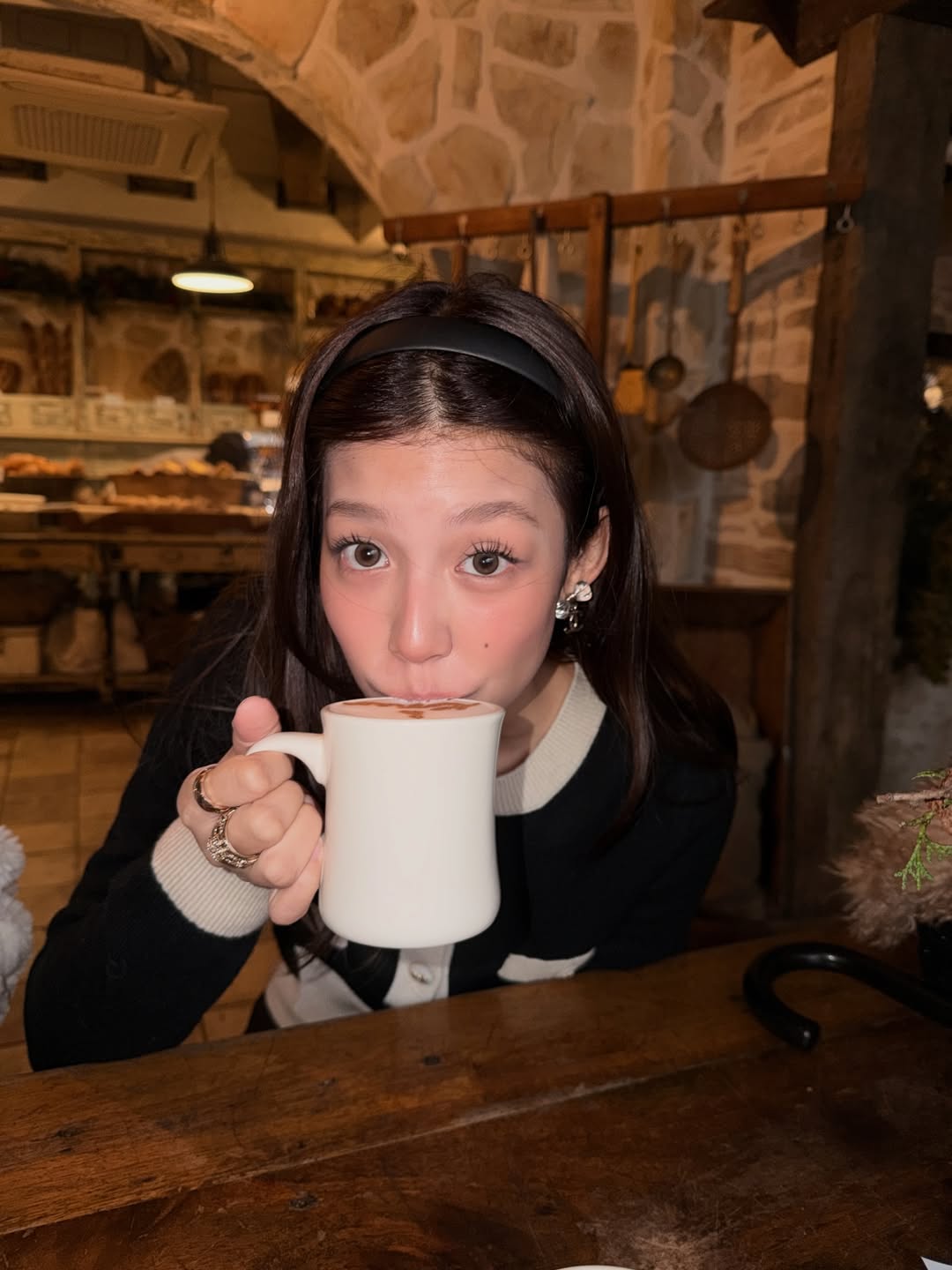 ใบปอ - ธิติยา จิระพรศิลป์