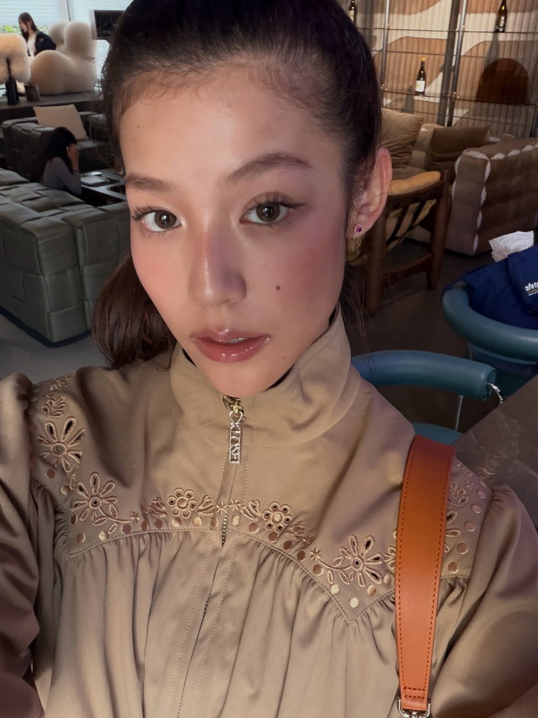 ใบปอ - ธิติยา จิระพรศิลป์