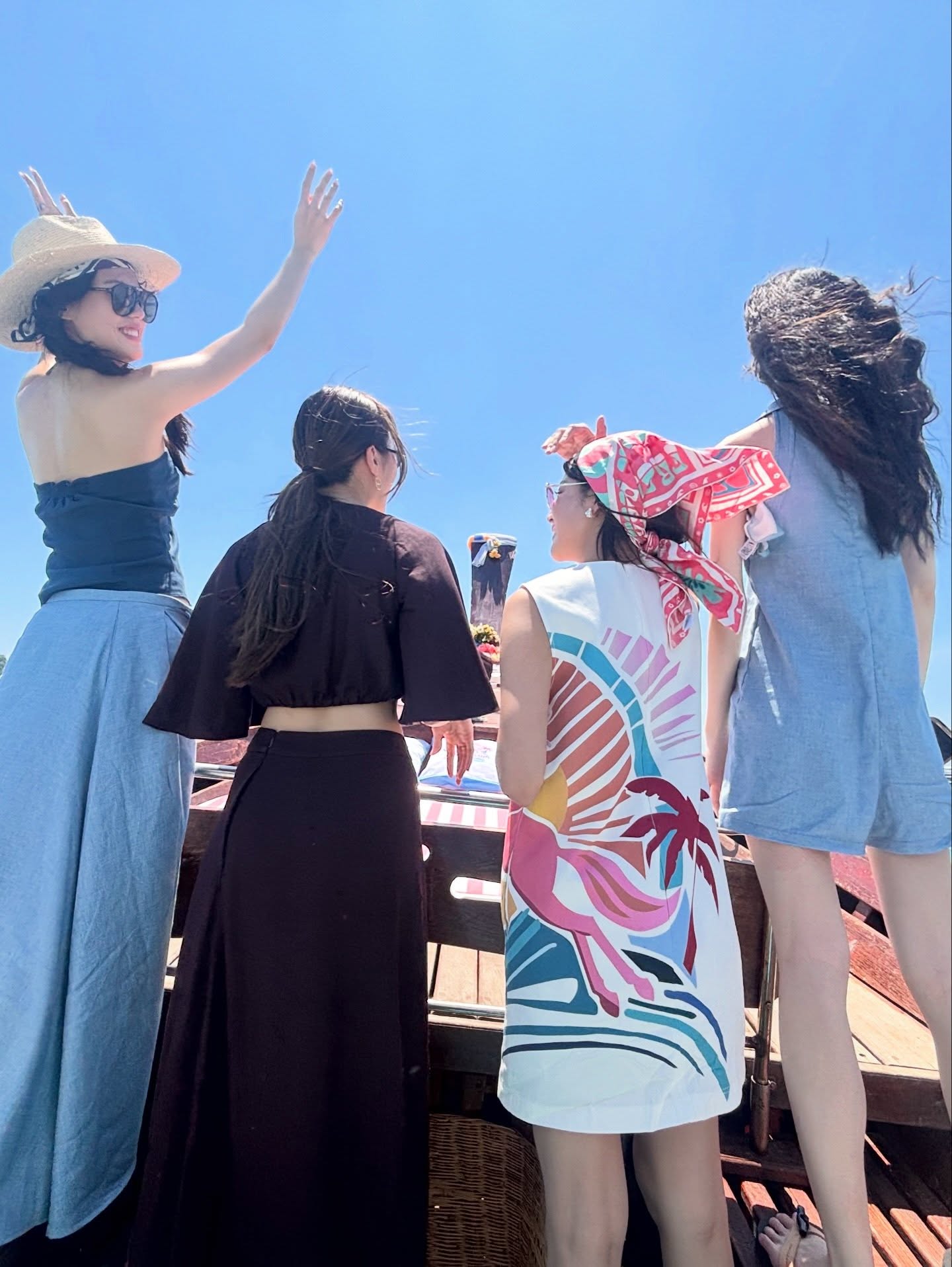 ใบปอ - ธิติยา จิระพรศิลป์