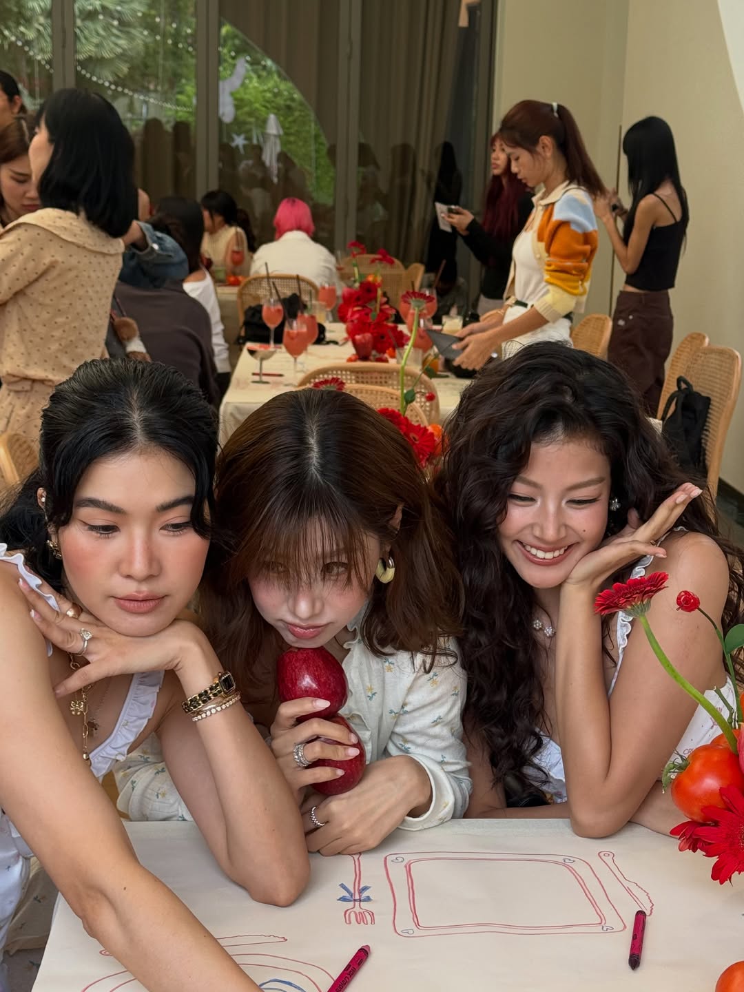 ใบปอ - ธิติยา จิระพรศิลป์