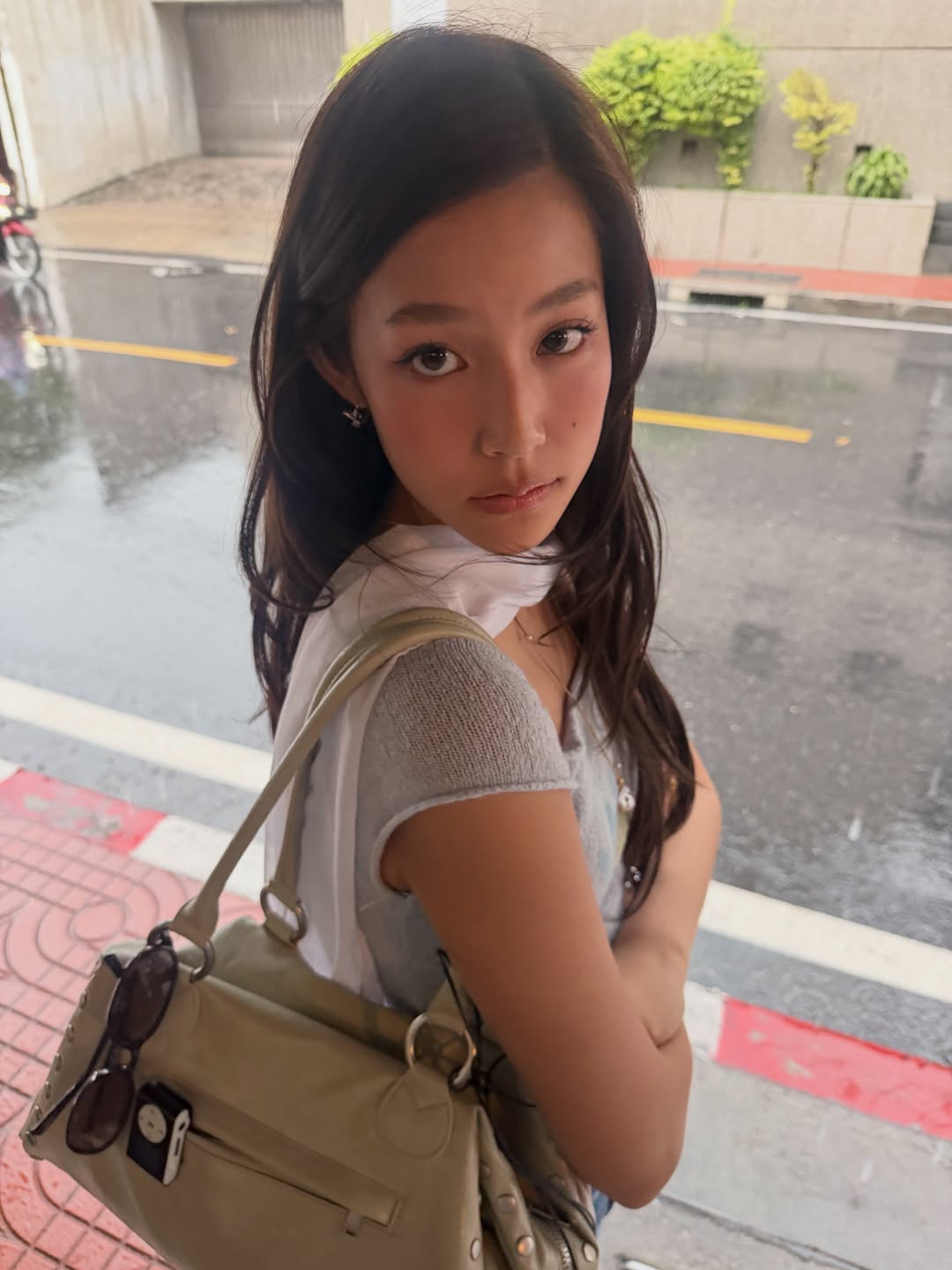 ใบปอ - ธิติยา จิระพรศิลป์