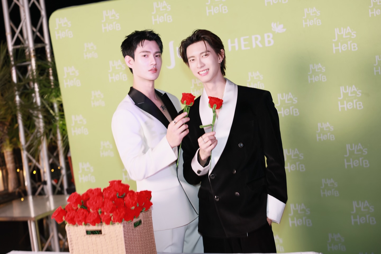 พาเวล - นเรศ พร้อมเผ่าพันธ์