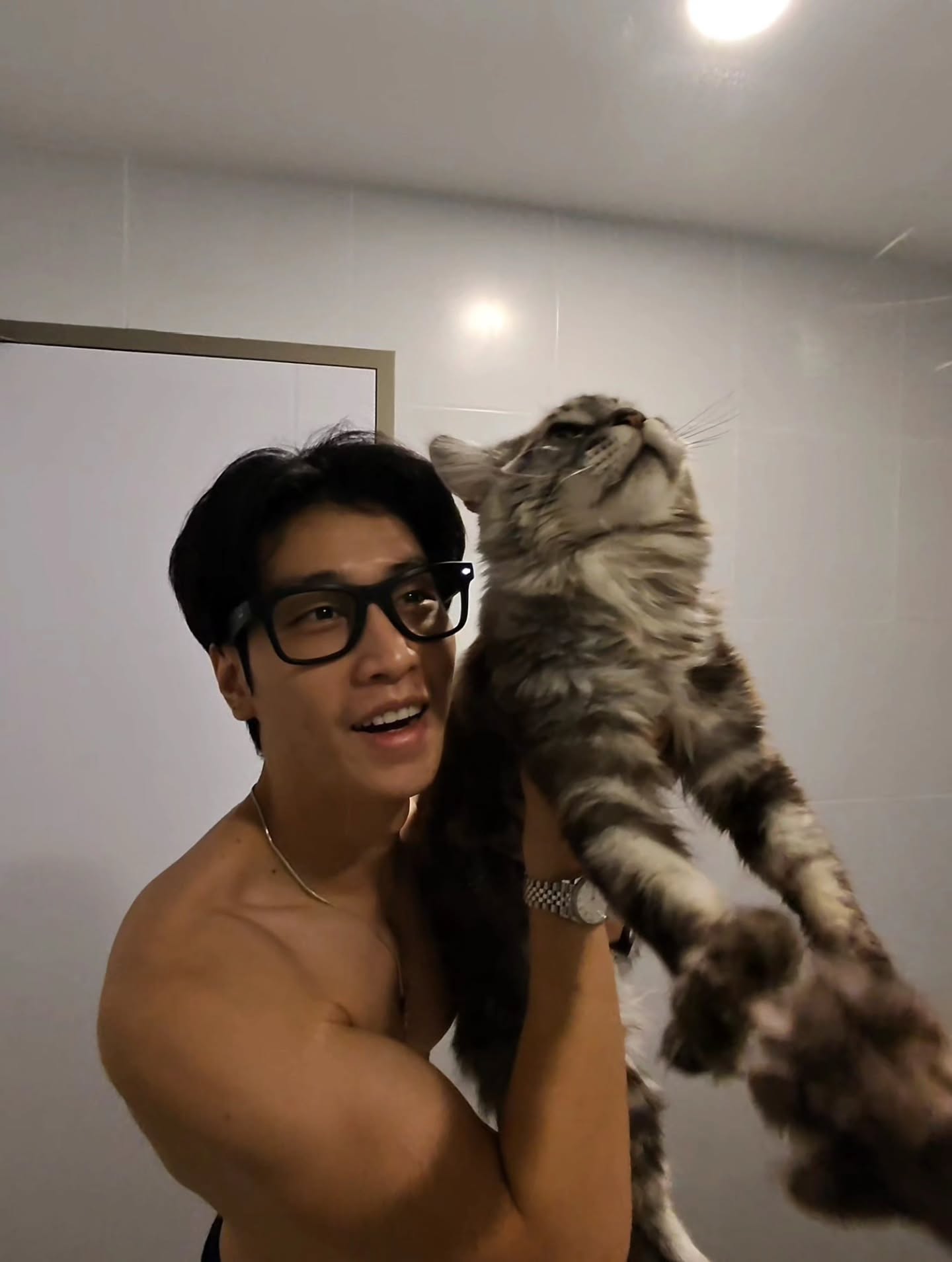 ไบเบิ้ล - วิชญ์ภาส สุเมตติกุล