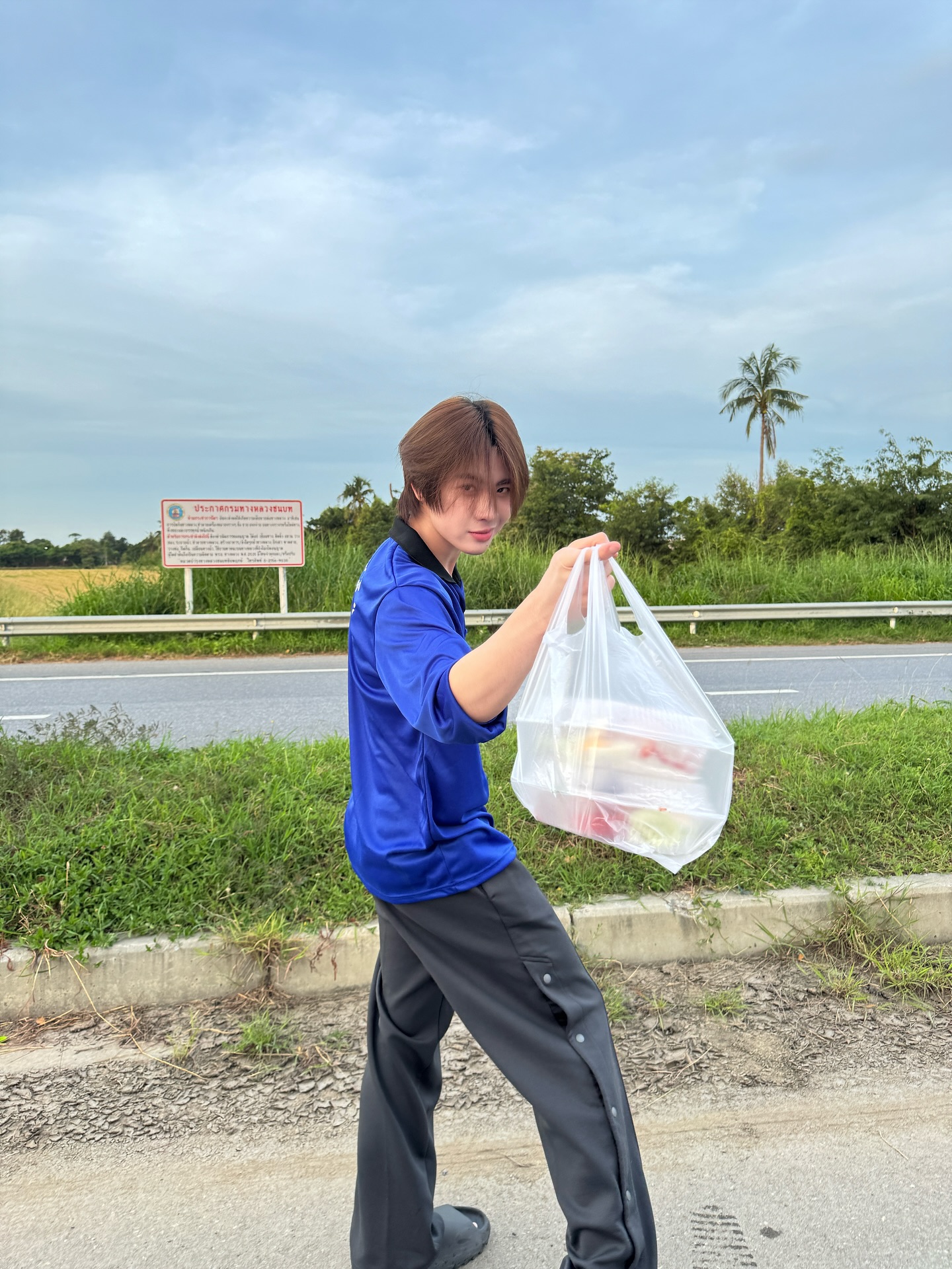เฟิร์สวัน - วรรณกร เรืองรัตน์