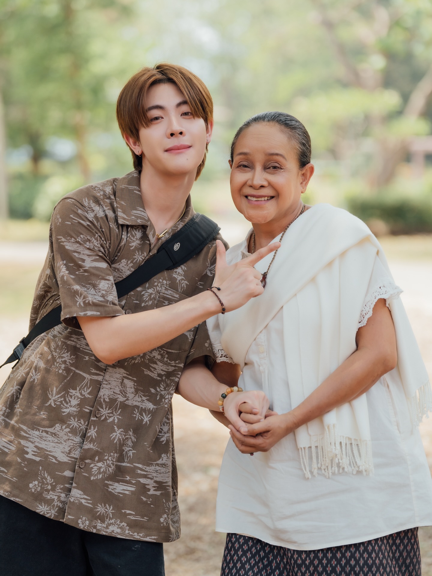 เฟิร์สวัน - วรรณกร เรืองรัตน์