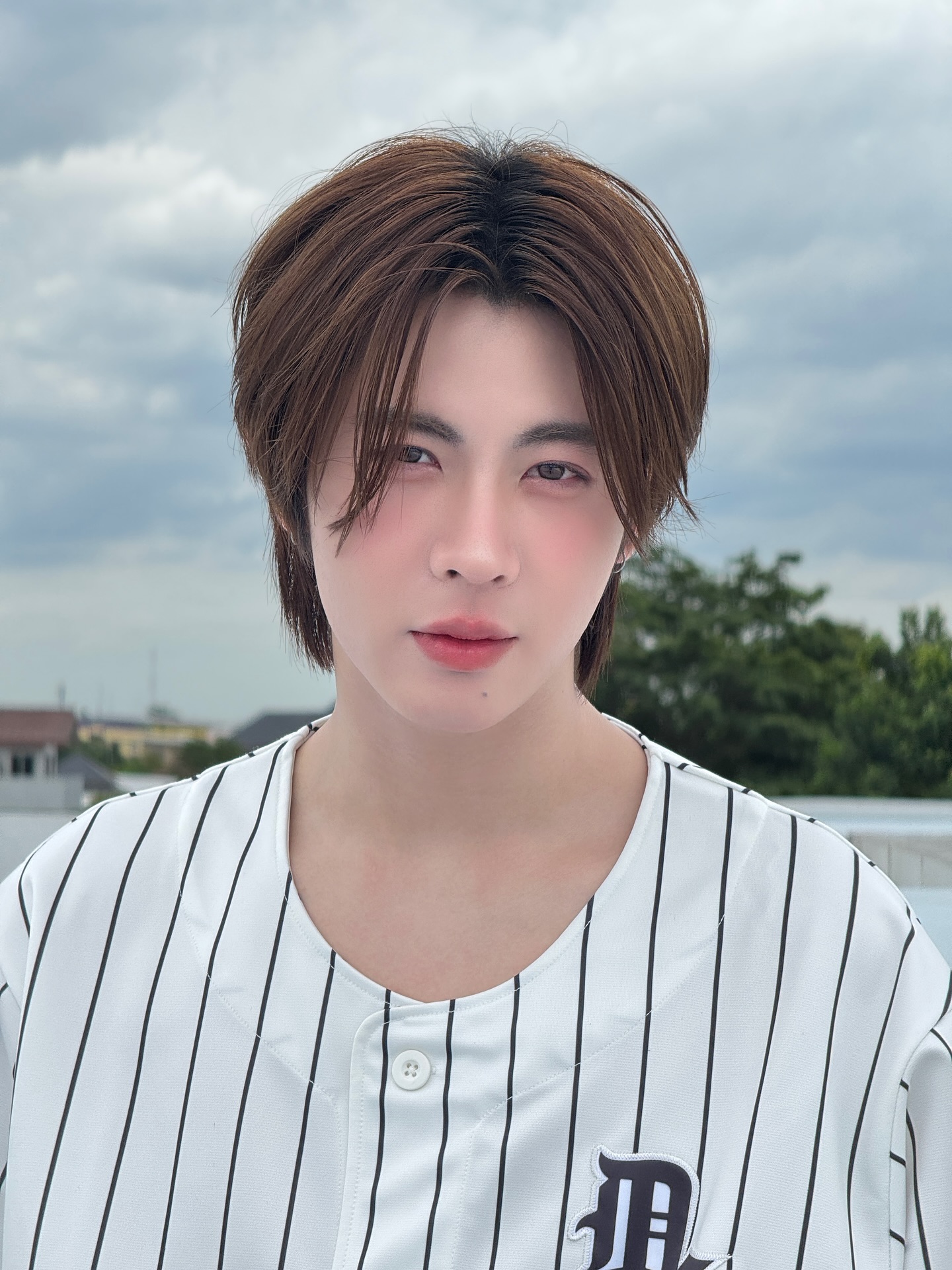 เฟิร์สวัน - วรรณกร เรืองรัตน์