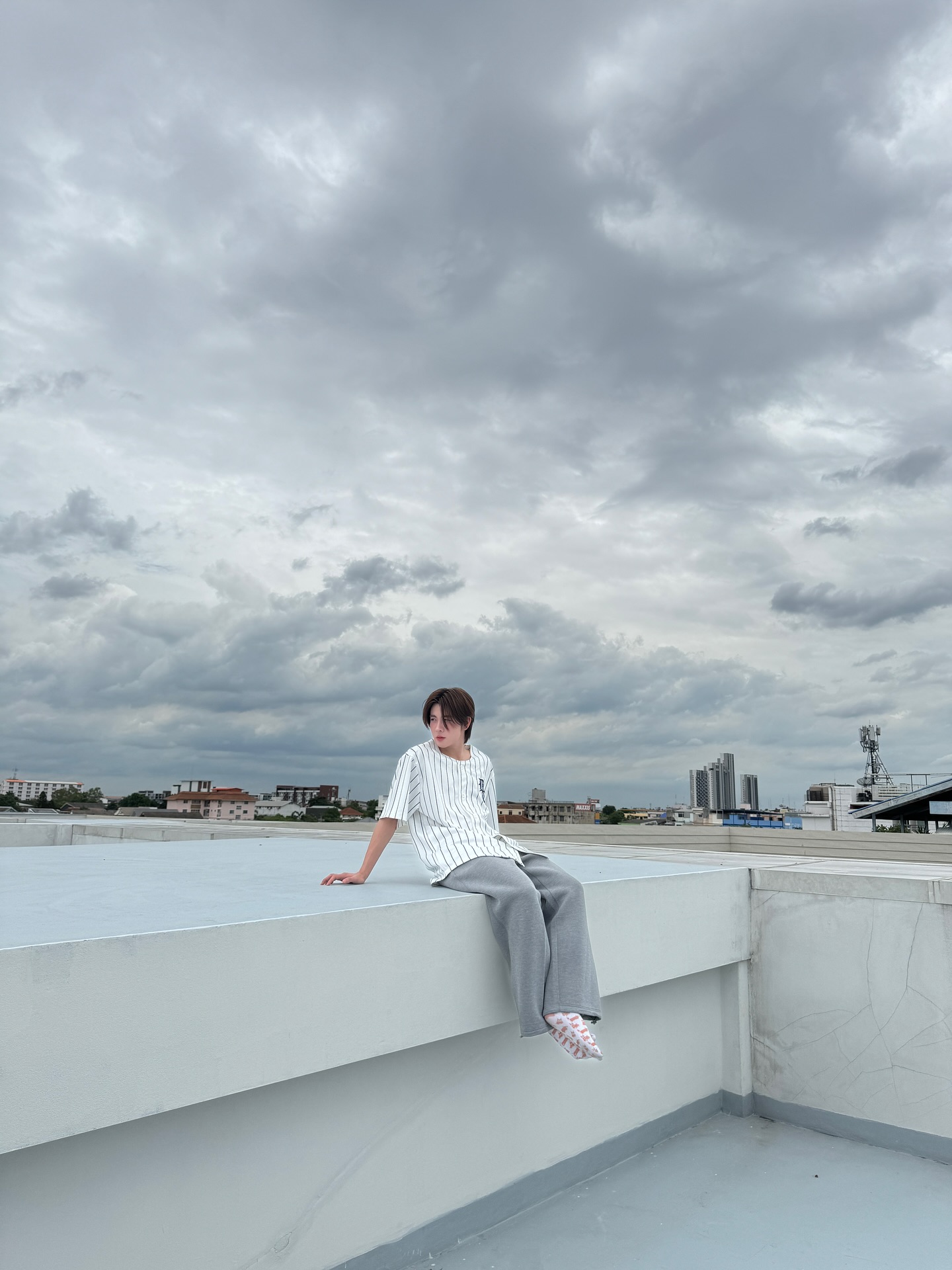 เฟิร์สวัน - วรรณกร เรืองรัตน์