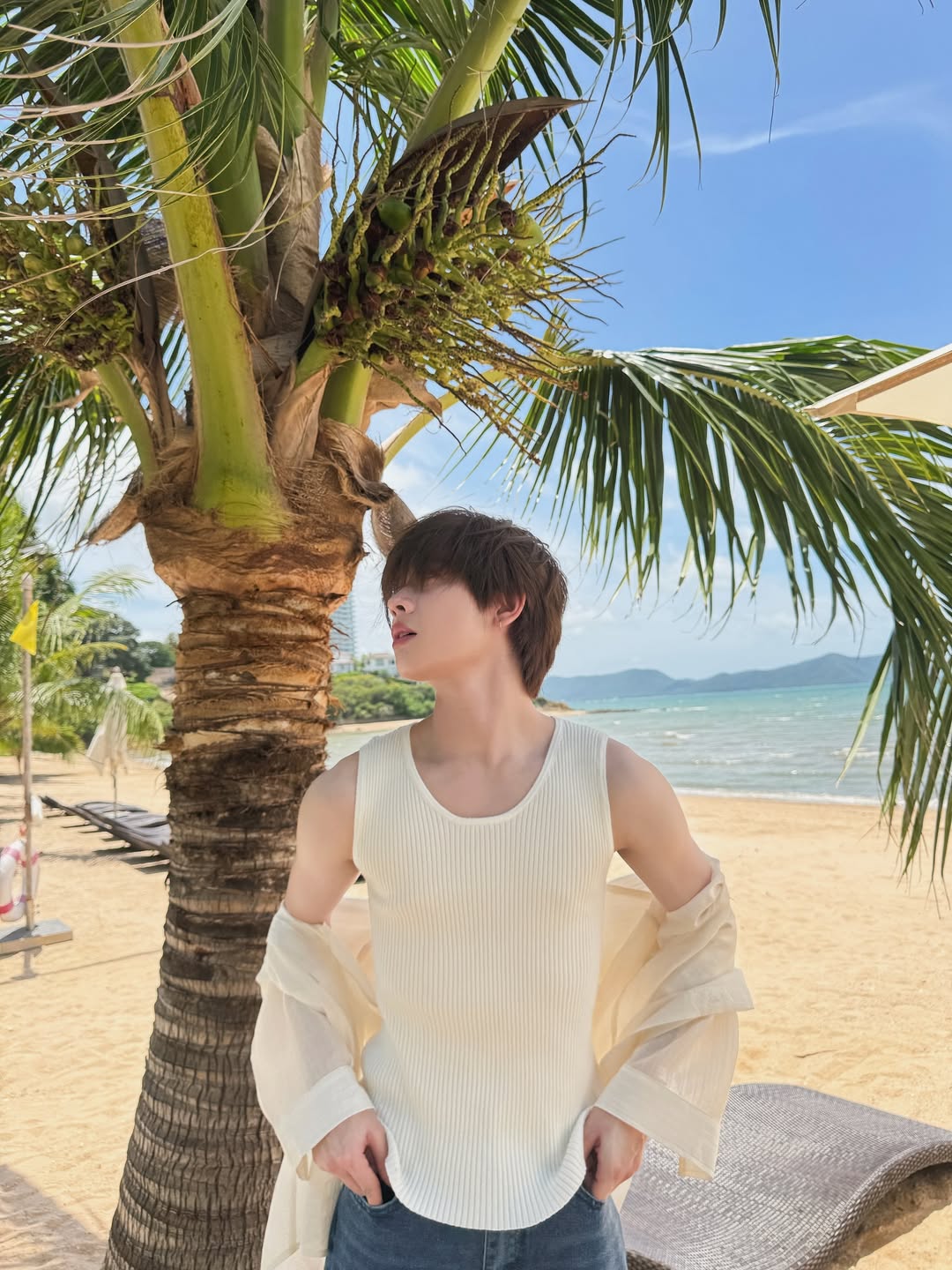 เฟิร์สวัน - วรรณกร เรืองรัตน์