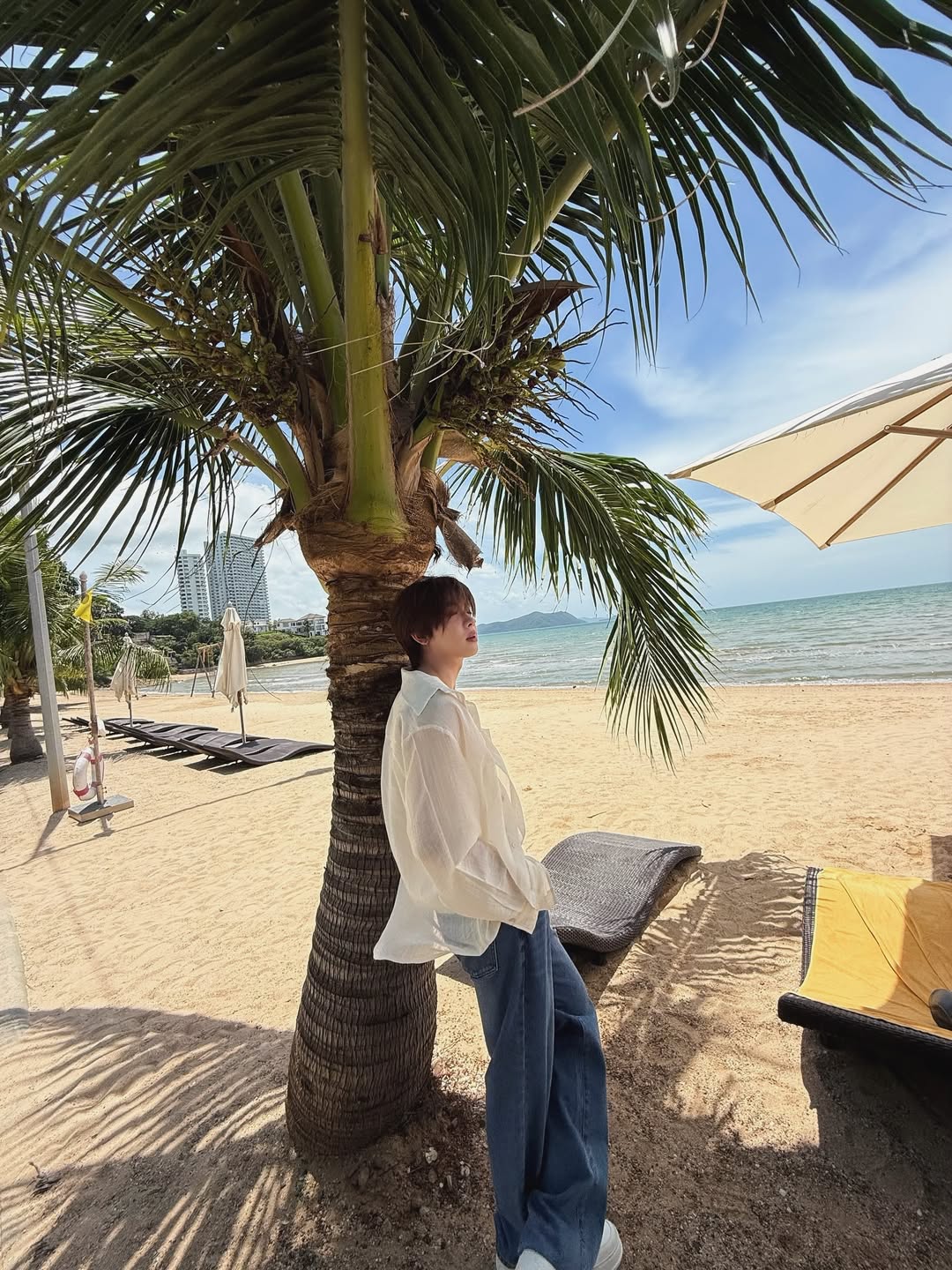 เฟิร์สวัน - วรรณกร เรืองรัตน์