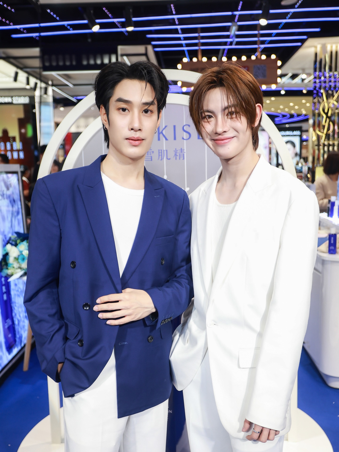 เฟิร์สวัน - วรรณกร เรืองรัตน์