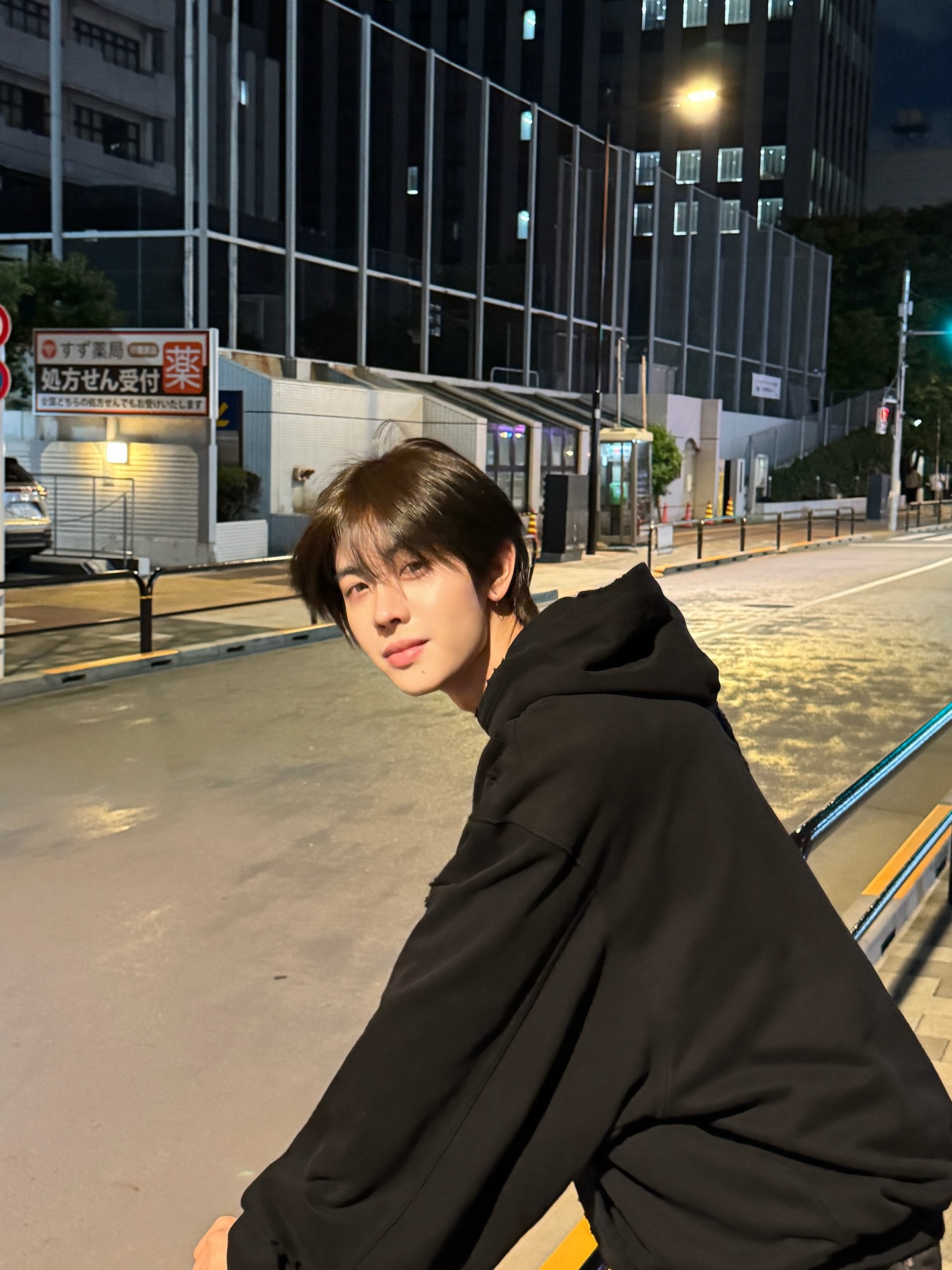 เฟิร์สวัน - วรรณกร เรืองรัตน์