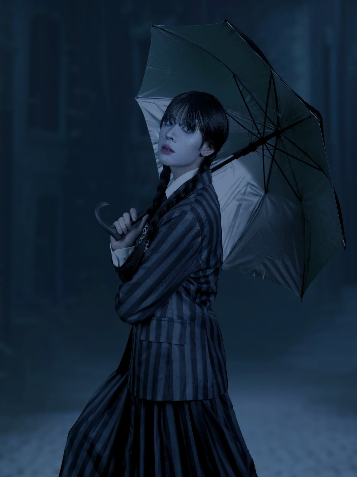 เฟิร์ส - วรรณกร เรืองรัตน์