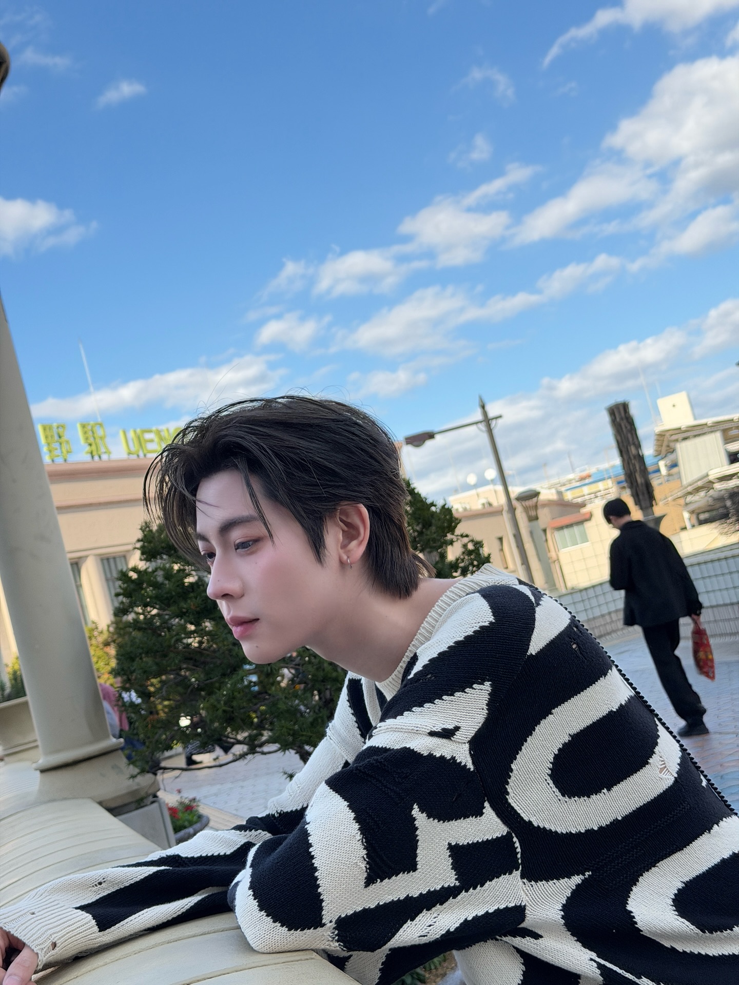 เฟิร์ส - วรรณกร เรืองรัตน์