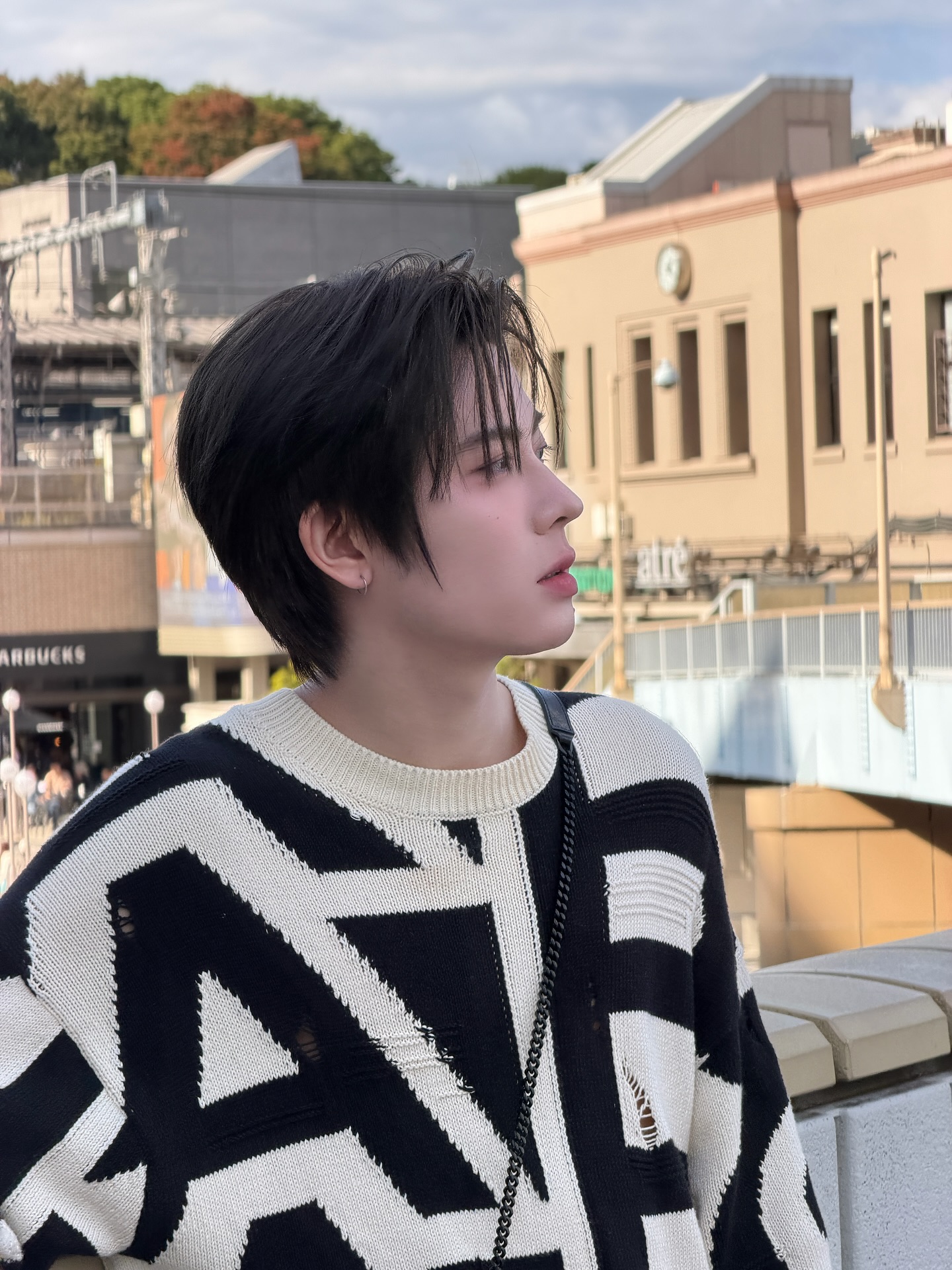 เฟิร์ส - วรรณกร เรืองรัตน์