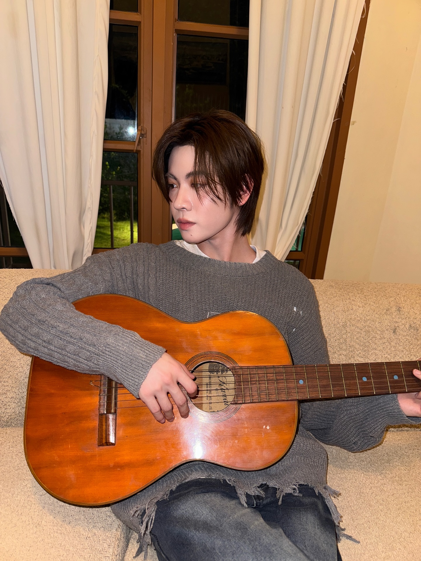 เฟิร์ส - วรรณกร เรืองรัตน์