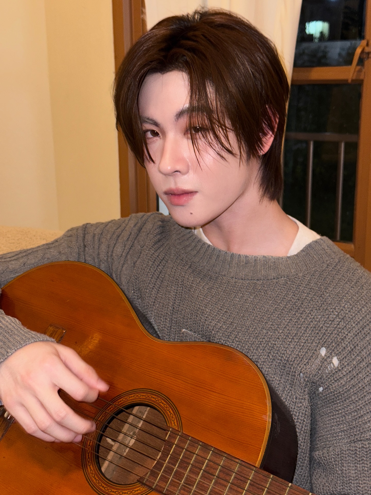 เฟิร์ส - วรรณกร เรืองรัตน์