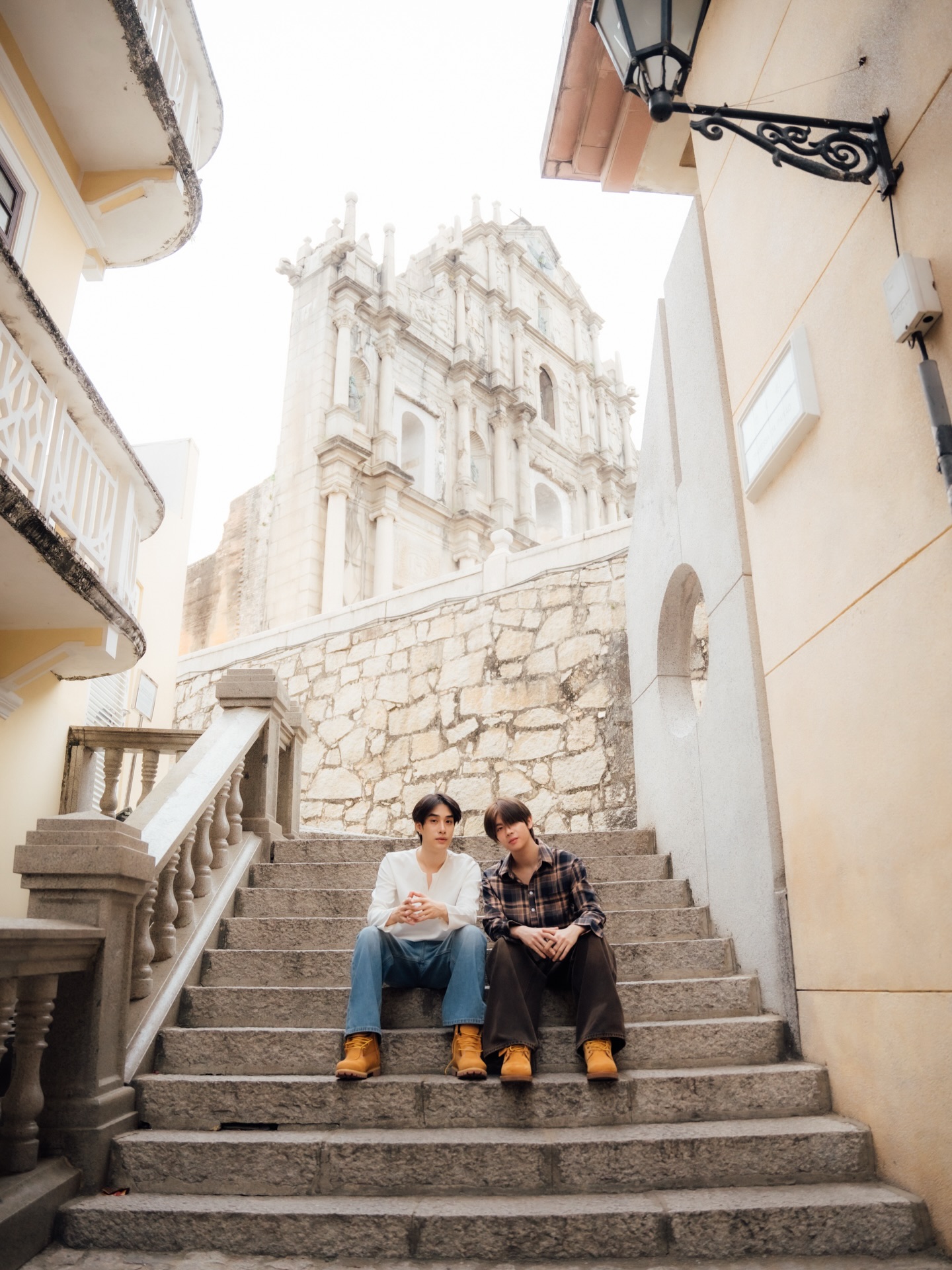 เฟิร์ส - วรรณกร เรืองรัตน์