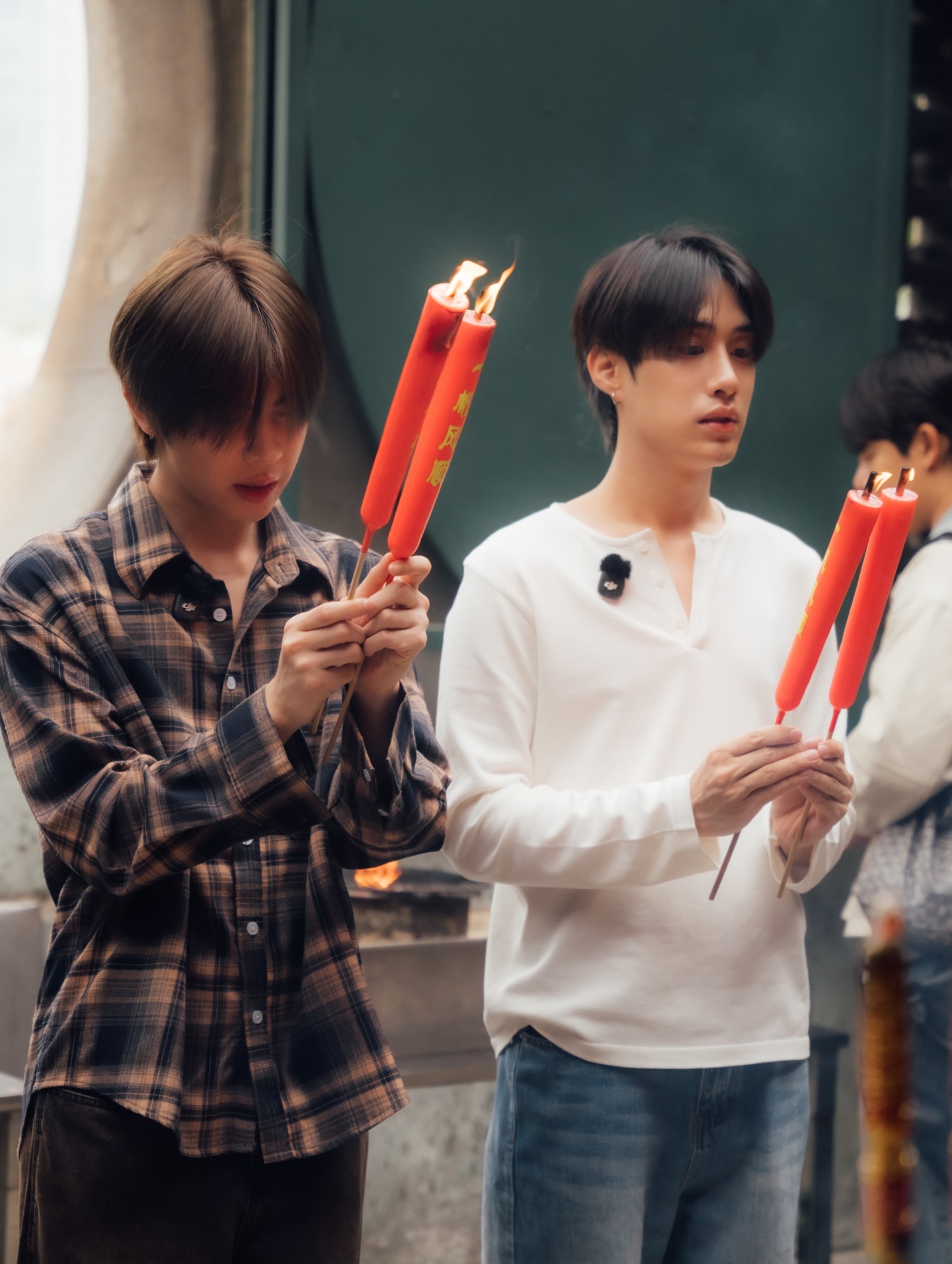 เฟิร์ส - วรรณกร เรืองรัตน์