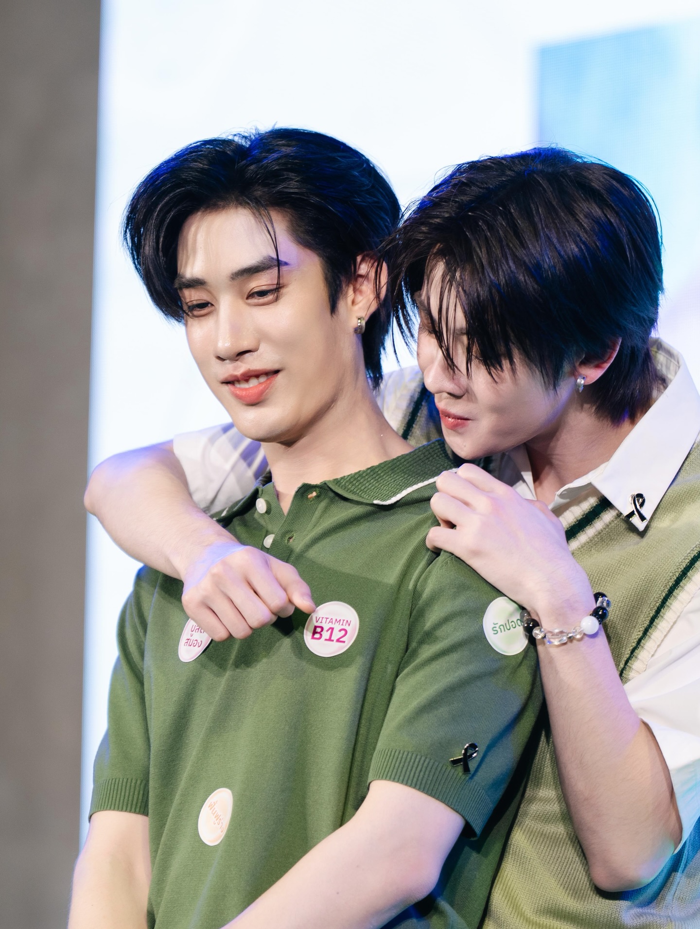 เฟิร์ส - วรรณกร เรืองรัตน์