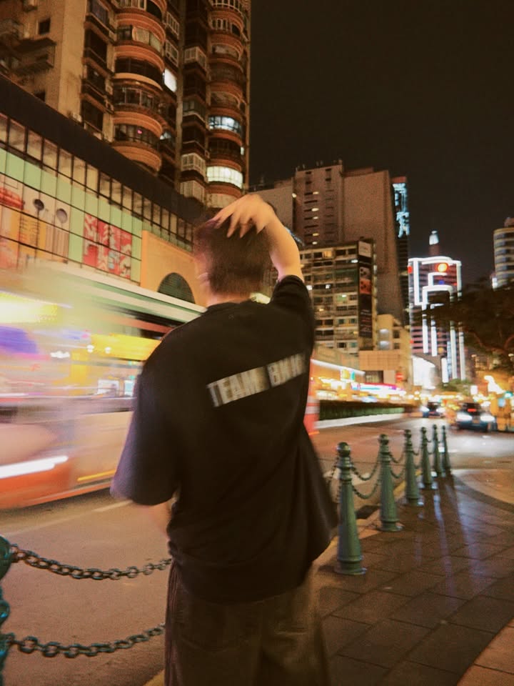 เฟิร์ส - วรรณกร เรืองรัตน์