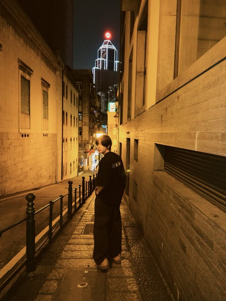 เฟิร์ส - วรรณกร เรืองรัตน์