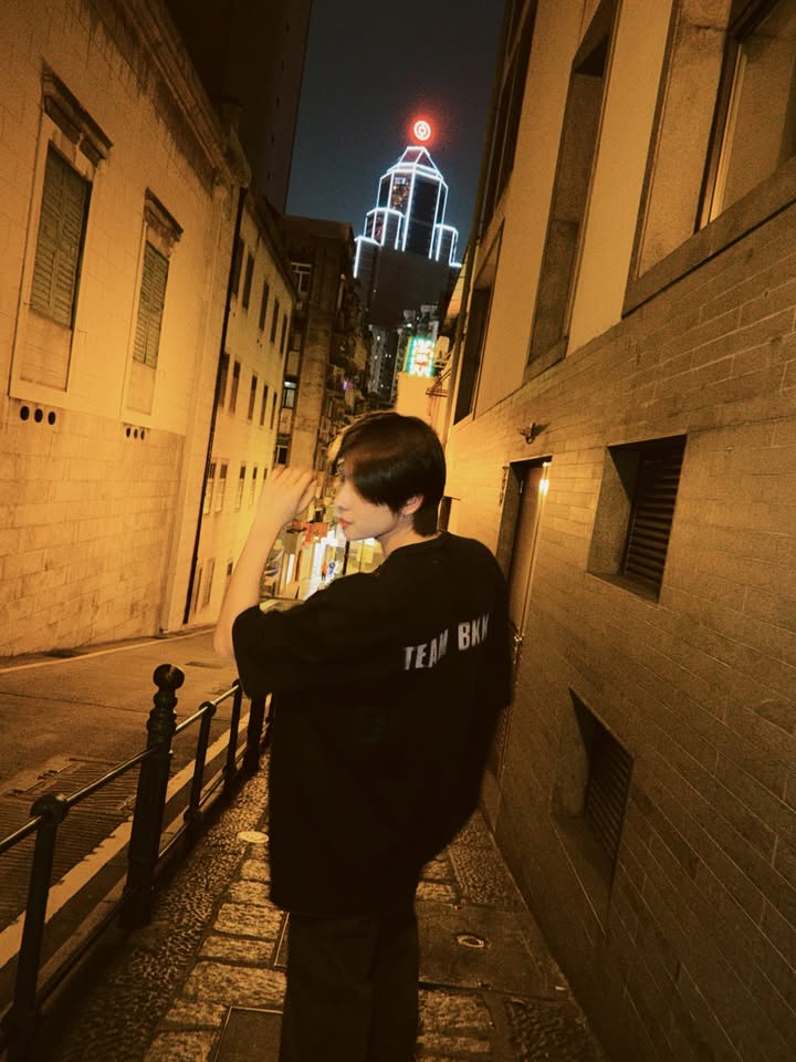 เฟิร์ส - วรรณกร เรืองรัตน์