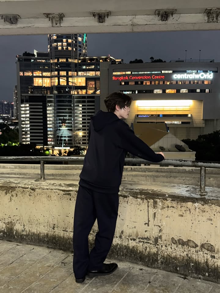 เฟิร์ส - วรรณกร เรืองรัตน์