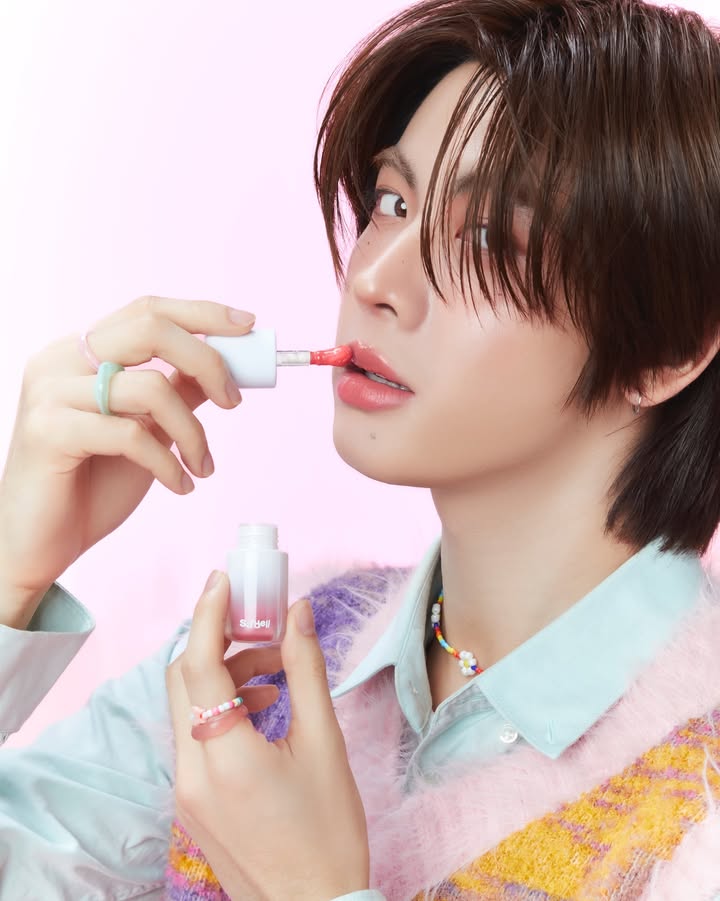 เฟิร์ส - วรรณกร เรืองรัตน์