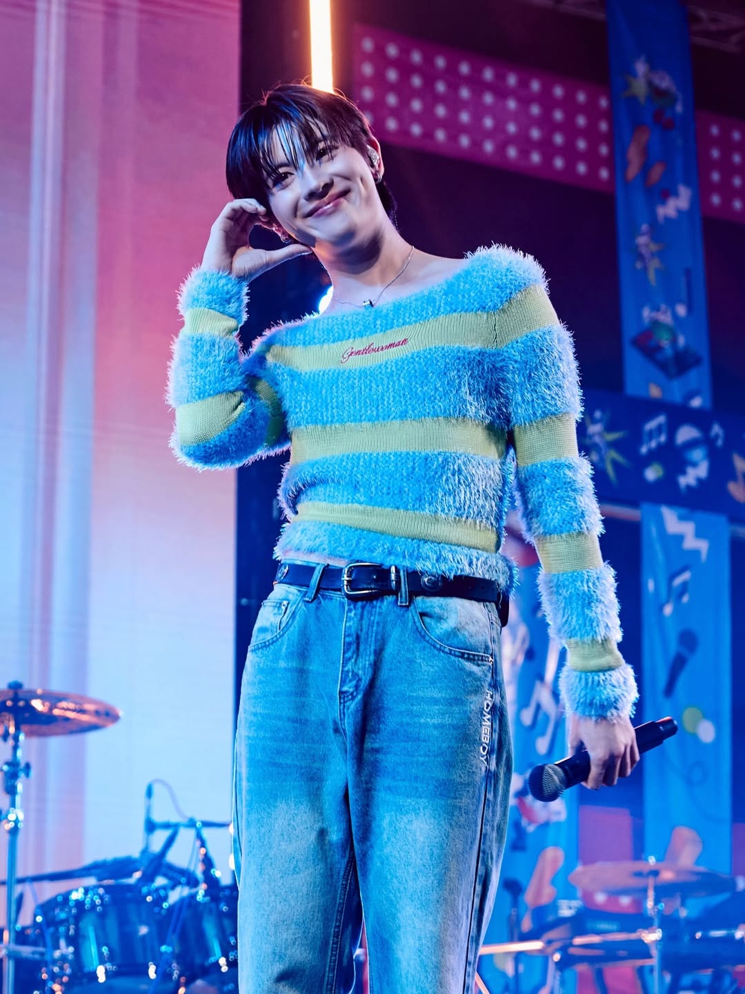 เฟิร์ส - วรรณกร เรืองรัตน์