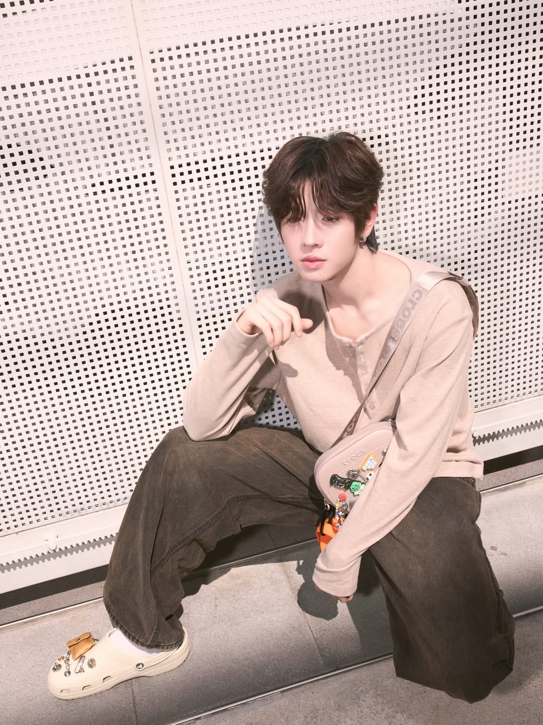 เฟิร์ส - วรรณกร เรืองรัตน์