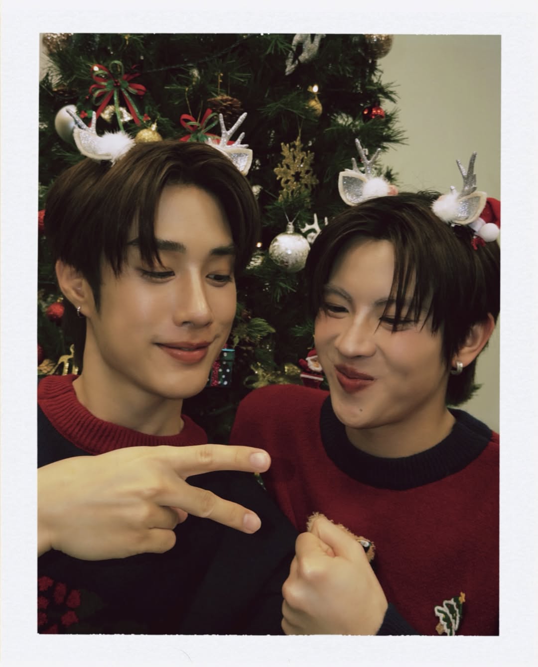 เฟิร์ส - วรรณกร เรืองรัตน์