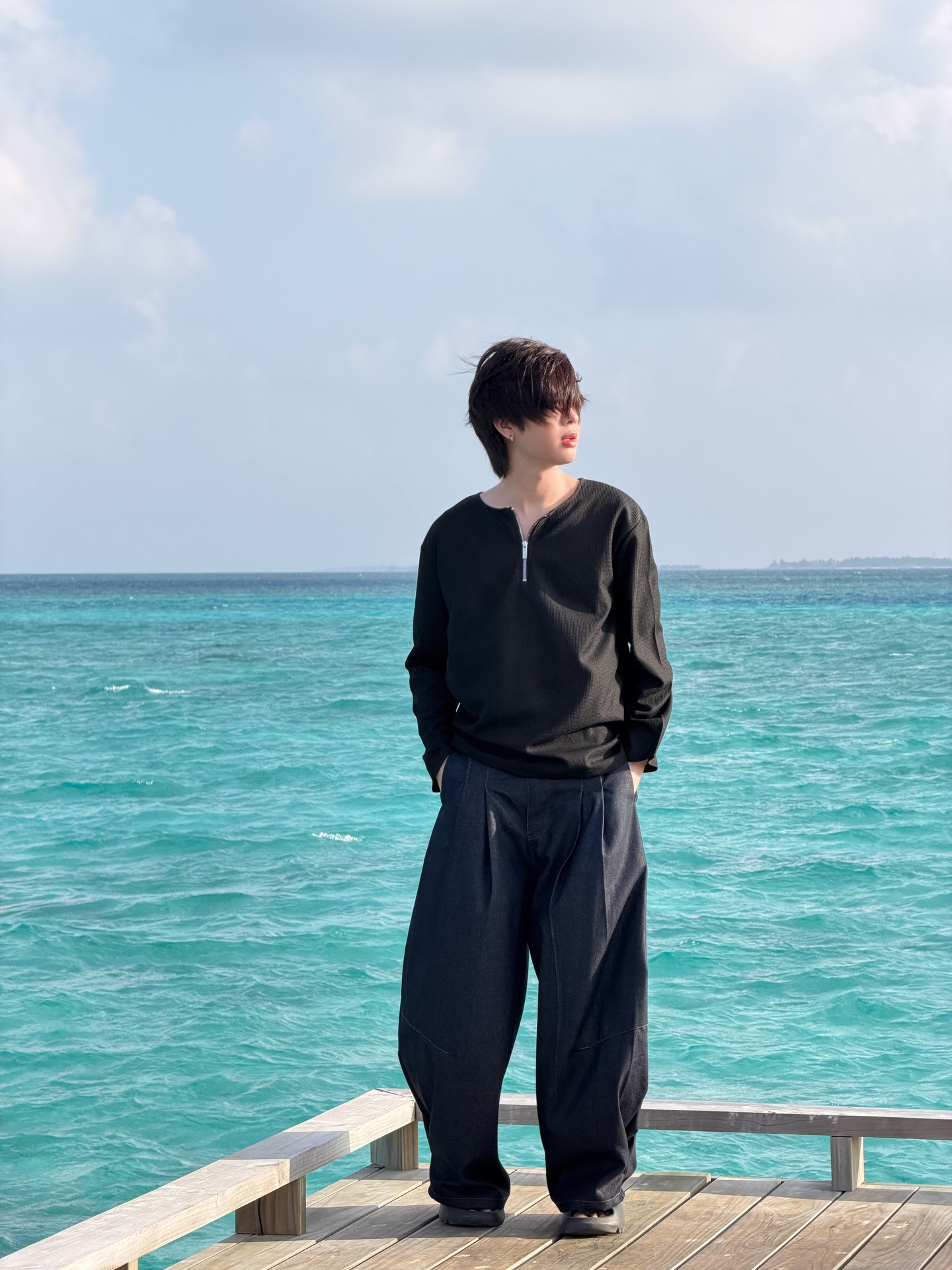 เฟิร์ส - วรรณกร เรืองรัตน์