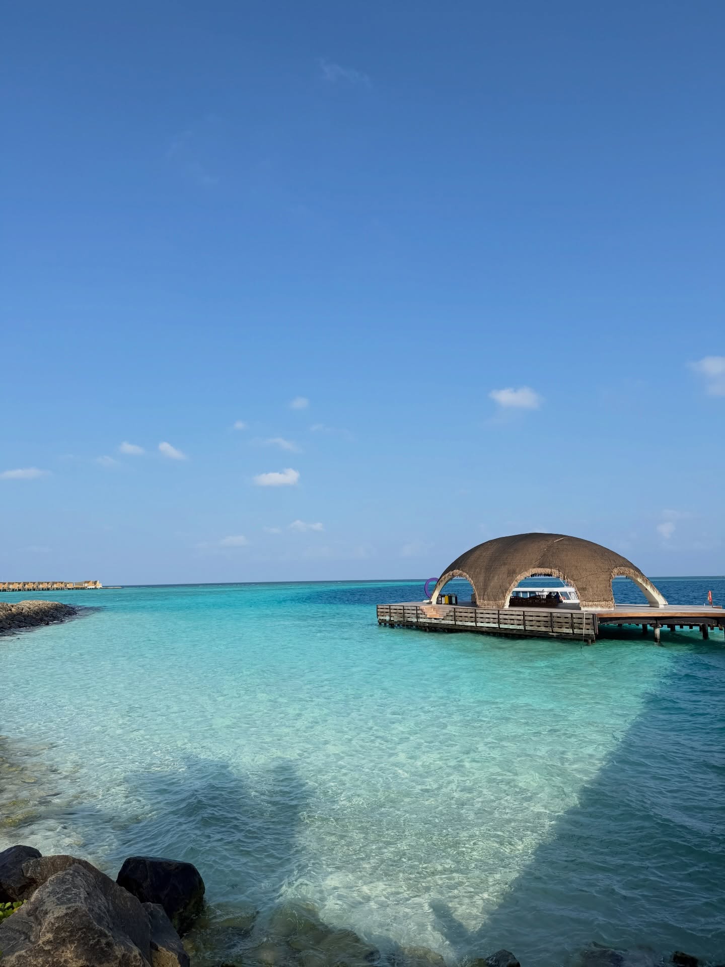 เฟิร์ส - วรรณกร เรืองรัตน์