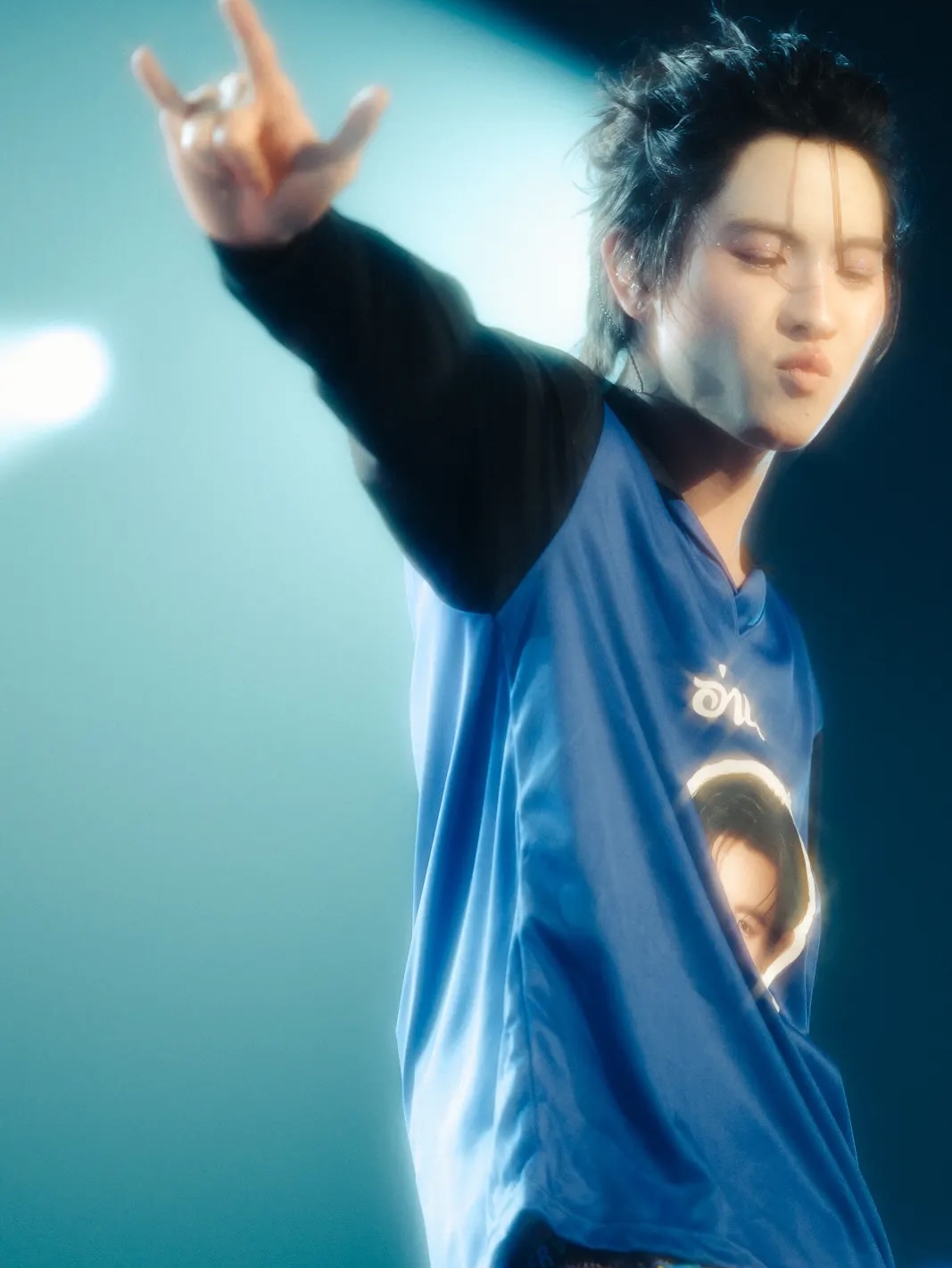 เฟิร์ส - วรรณกร เรืองรัตน์