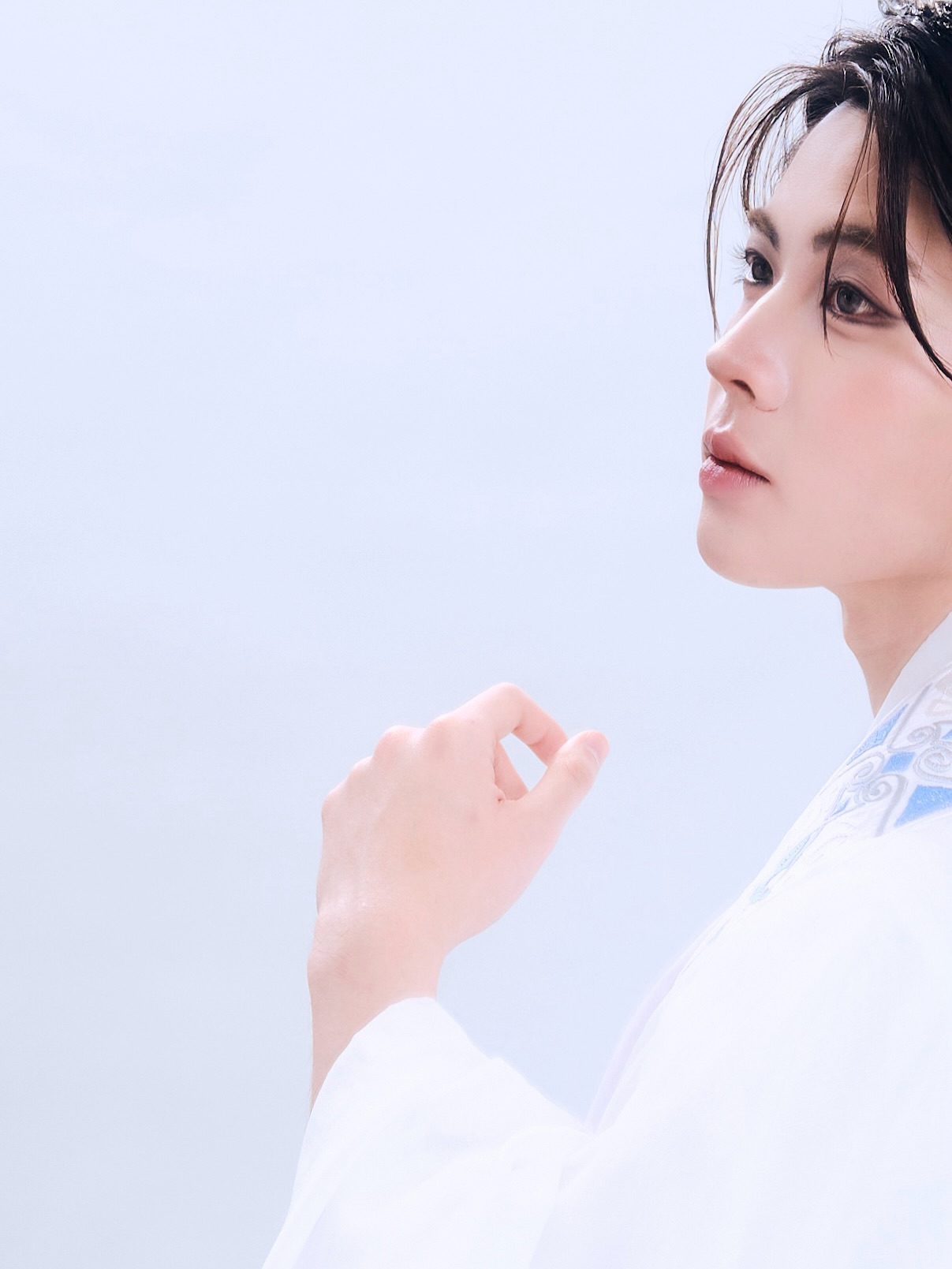 เฟิร์ส - วรรณกร เรืองรัตน์