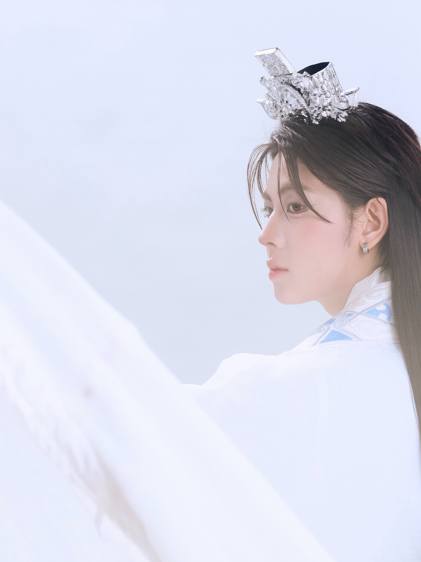 เฟิร์ส - วรรณกร เรืองรัตน์