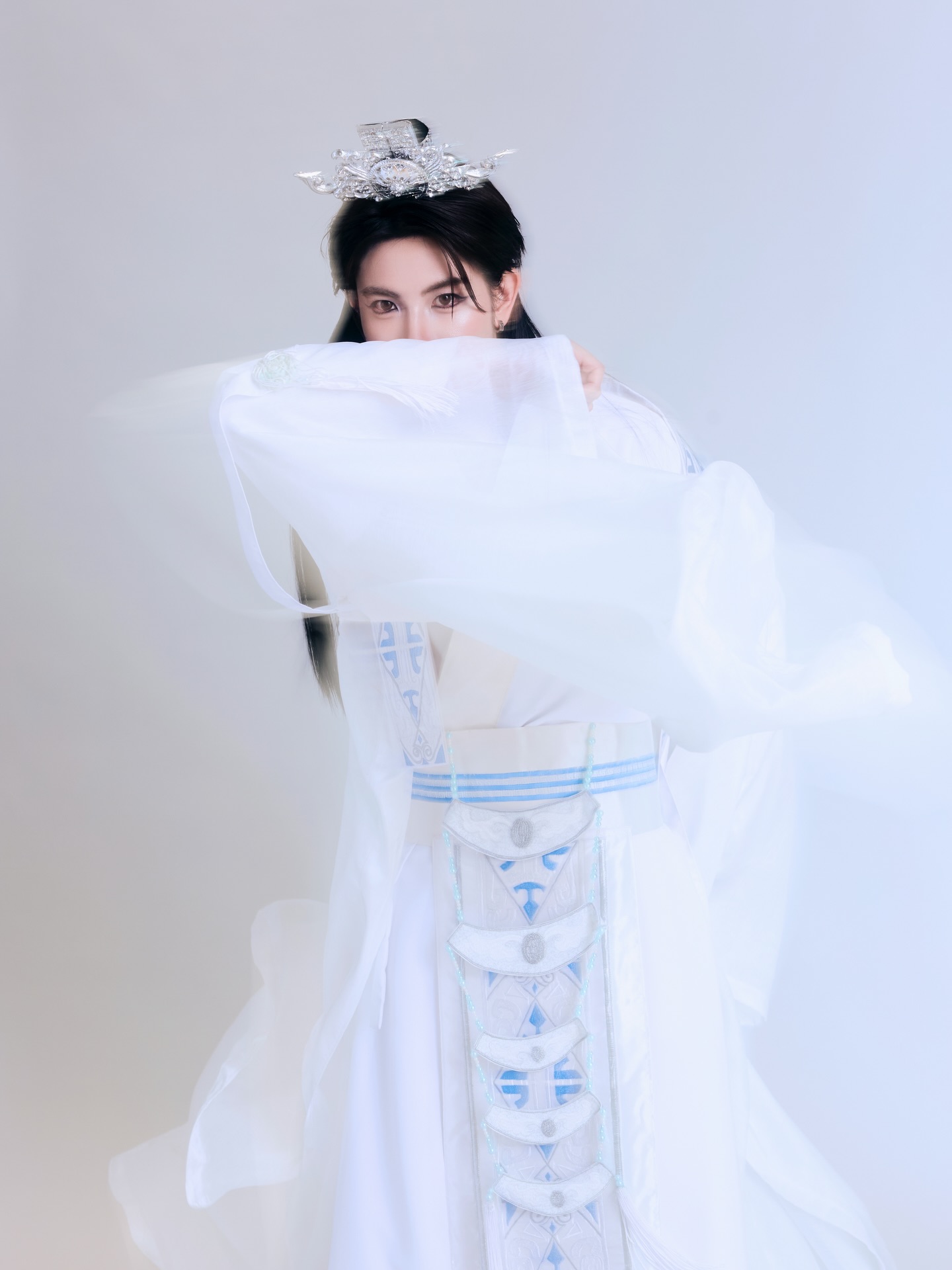 เฟิร์ส - วรรณกร เรืองรัตน์