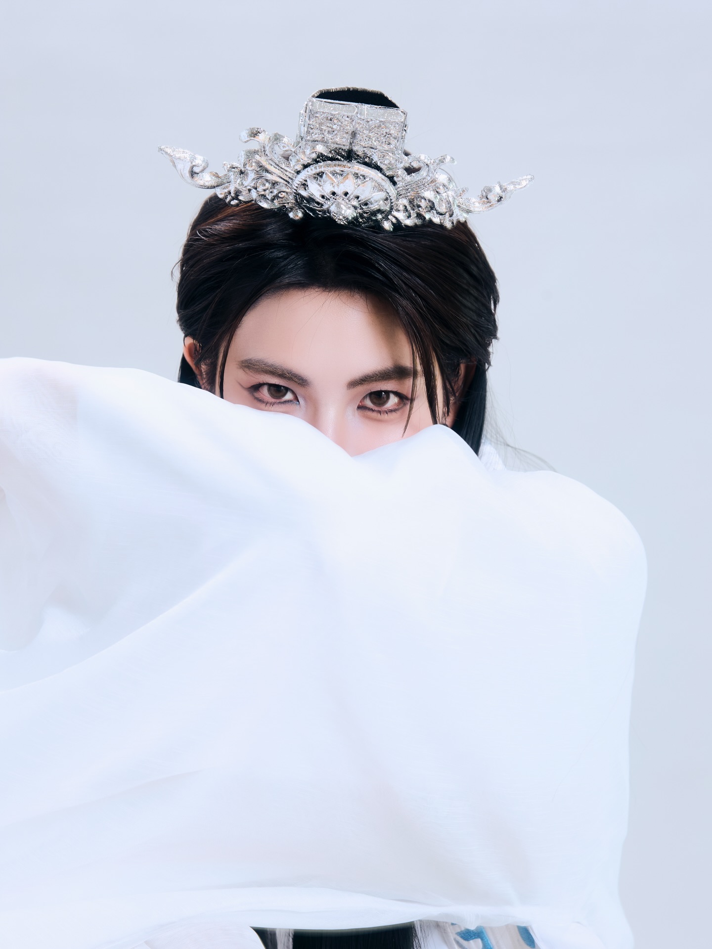 เฟิร์ส - วรรณกร เรืองรัตน์