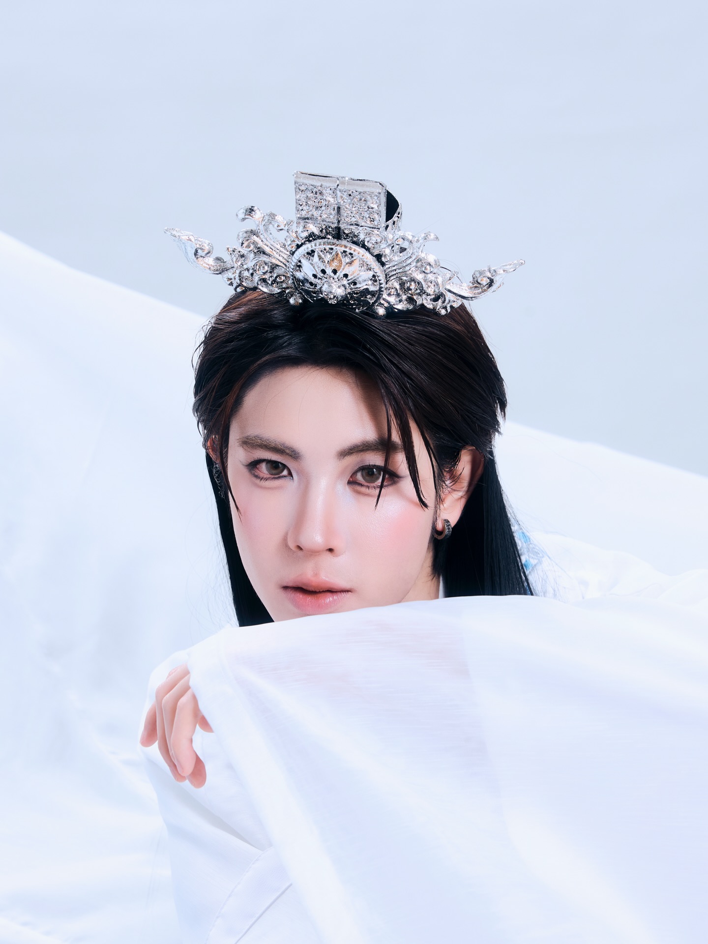 เฟิร์ส - วรรณกร เรืองรัตน์