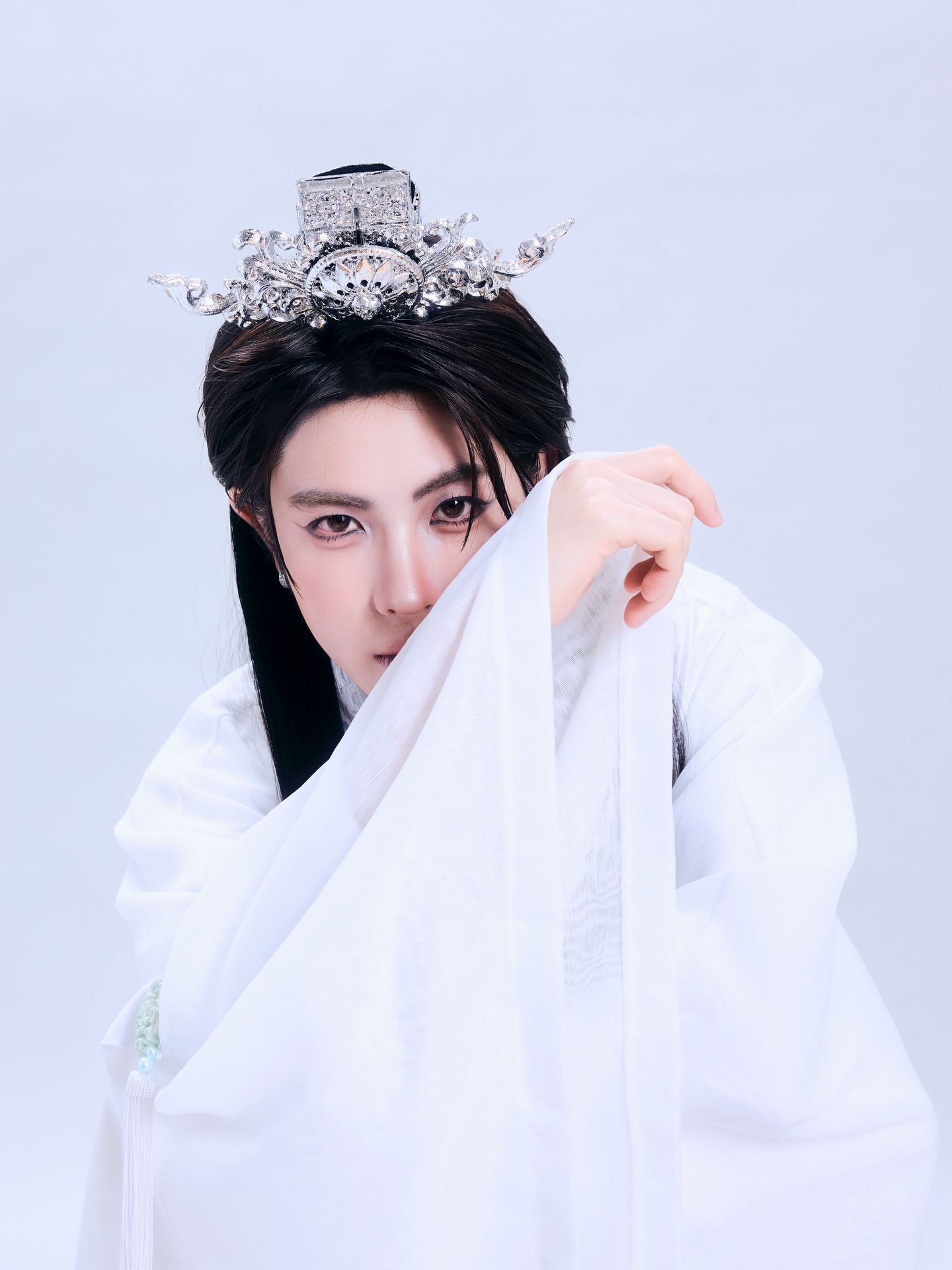 เฟิร์ส - วรรณกร เรืองรัตน์